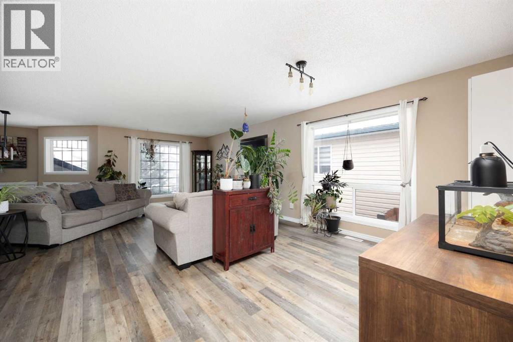 157 Archibald Close, Fort Mcmurray, Alberta  T9K 2N2 - Photo 6 - A2267533