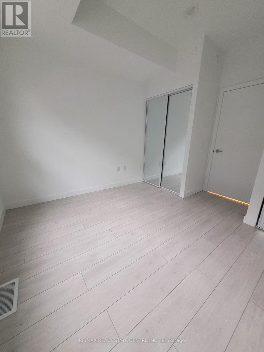 111 B - 1604 Charles Street, Whitby, Ontario  L1N 0P2 - Photo 7 - E12742400