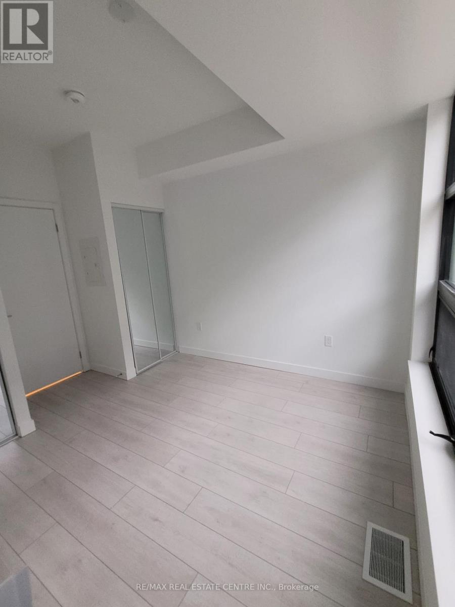 111 B - 1604 Charles Street, Whitby, Ontario  L1N 0P2 - Photo 8 - E12742400