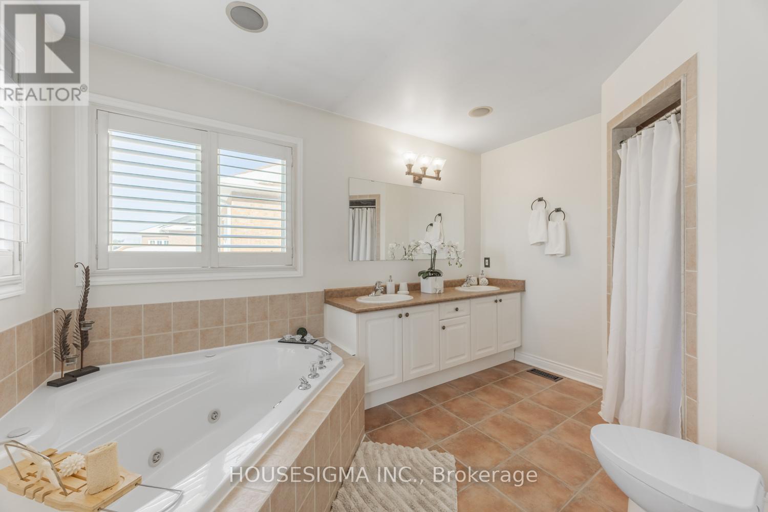 123 Root Crescent, Ajax, Ontario  L1T 4L5 - Photo 29 - E12742408