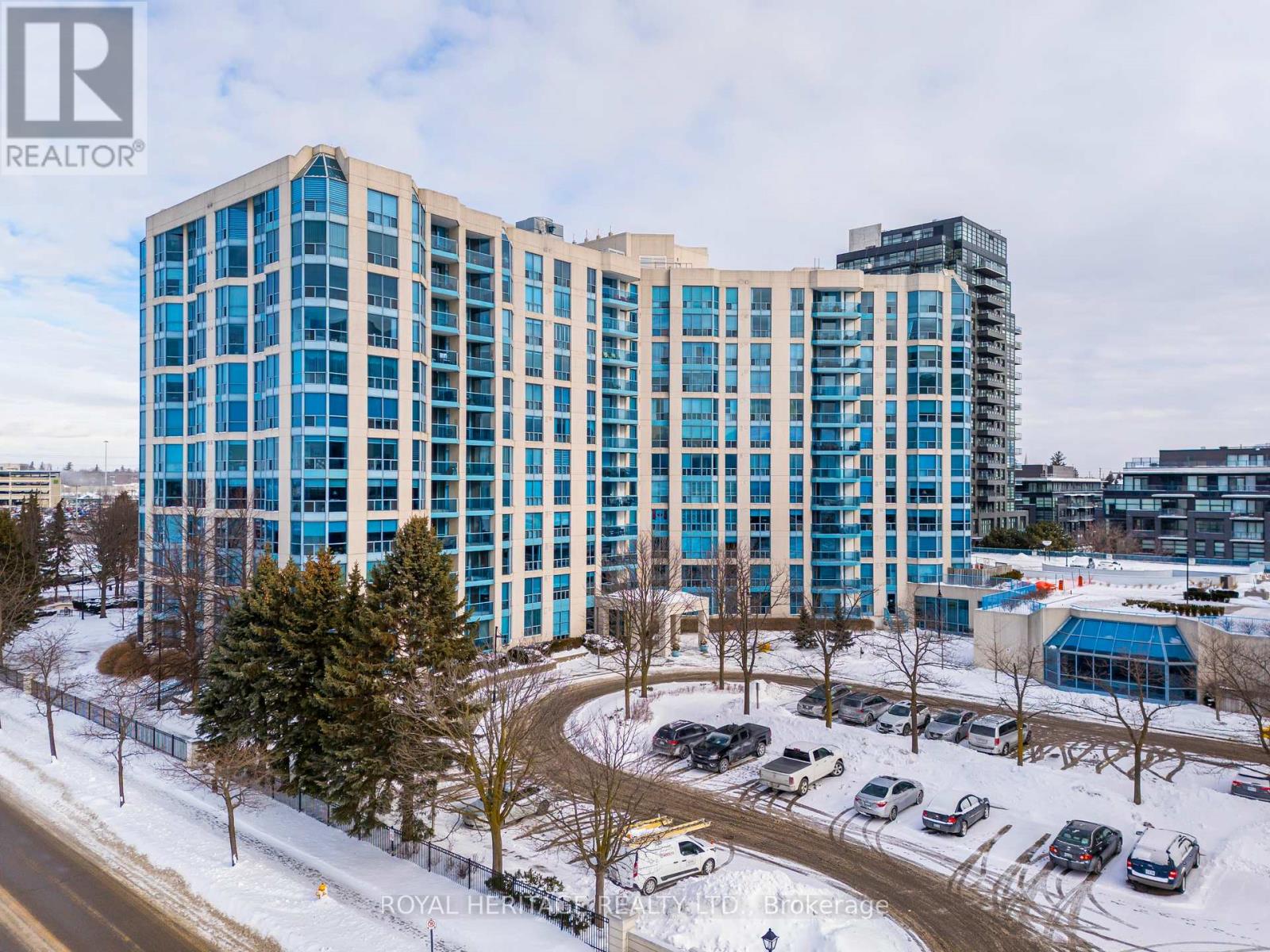 901 - 360 WATSON STREET W, Whitby, Ontario