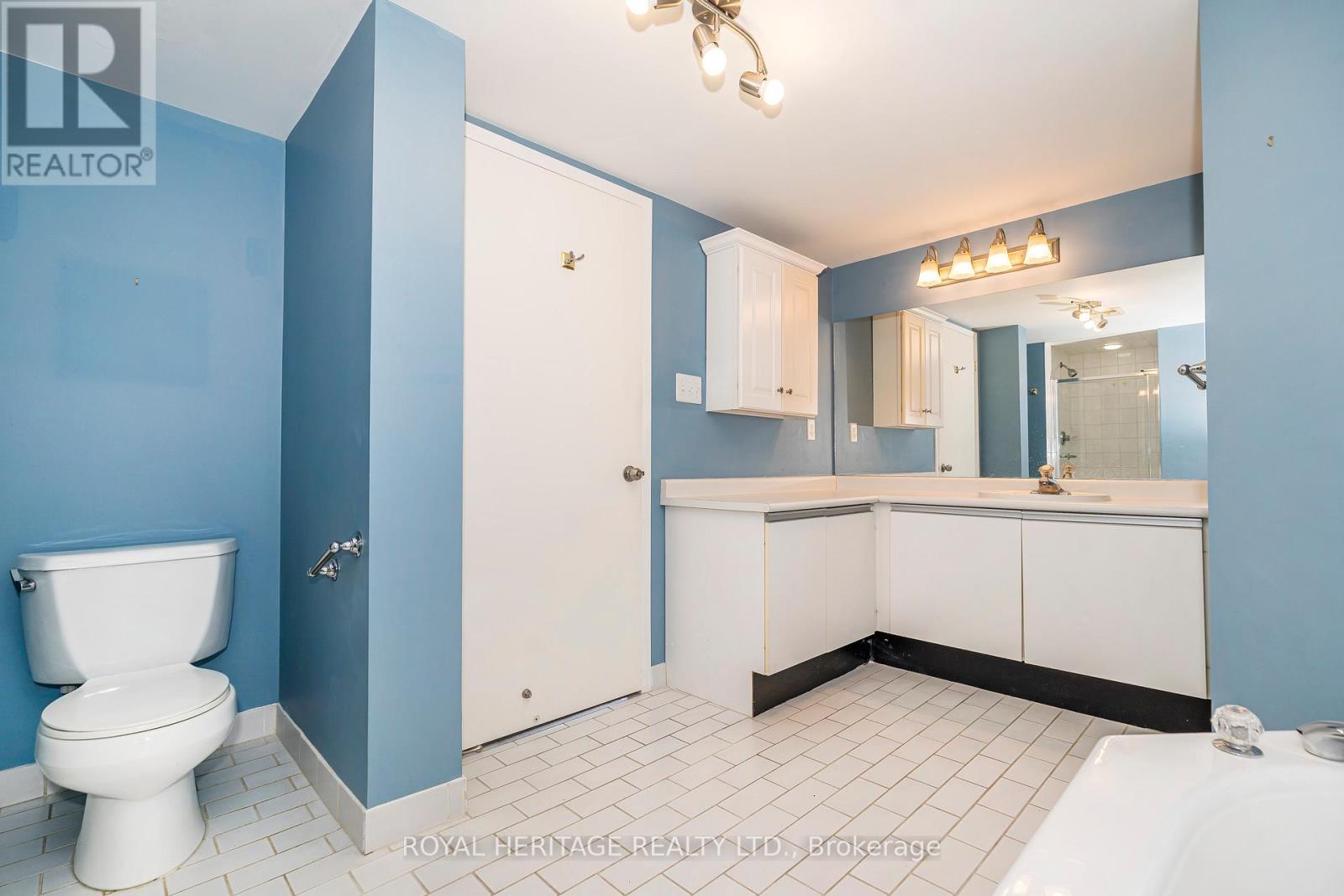 901 - 360 Watson Street W, Whitby, Ontario  L1N 9G2 - Photo 8 - E12742498