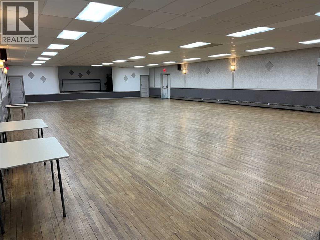 4702 50 Avenue, Camrose, Alberta  T4V 0R8 - Photo 5 - A2279632