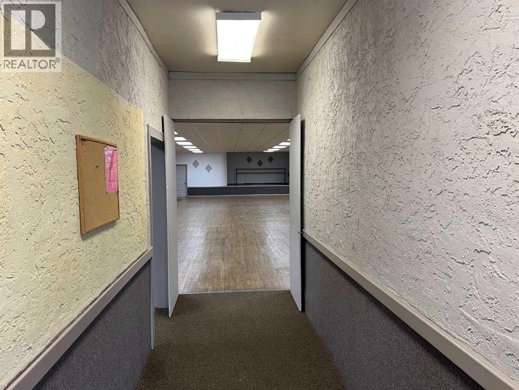 4702 50 Avenue, Camrose, Alberta  T4V 0R8 - Photo 4 - A2279632