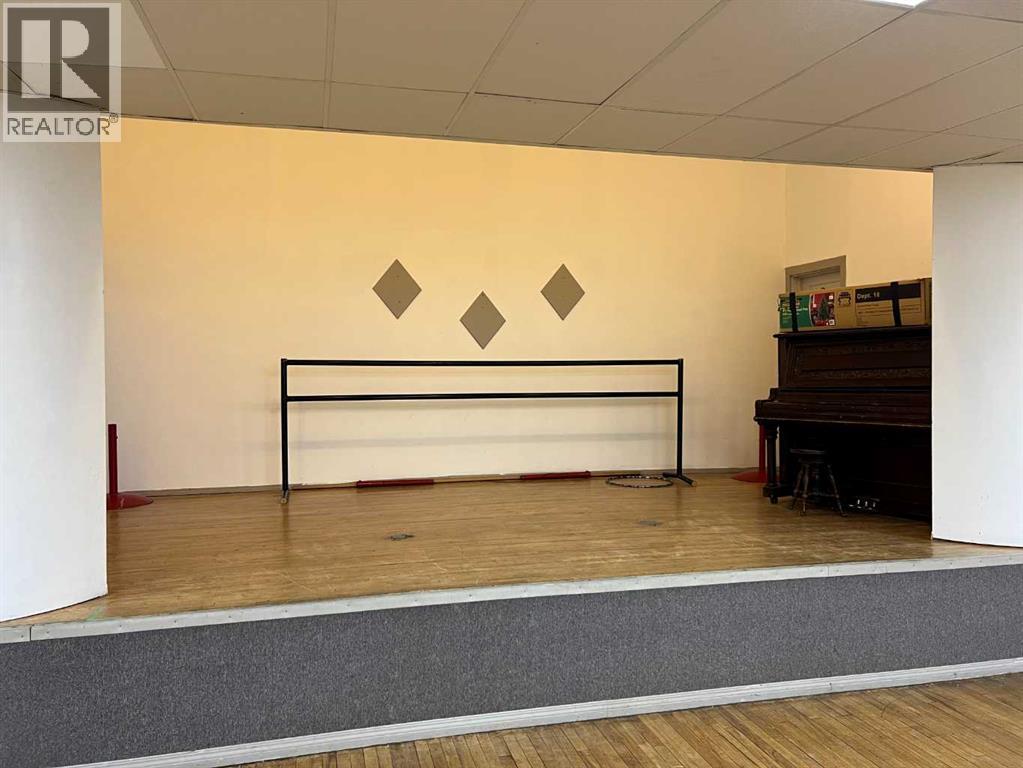 4702 50 Avenue, Camrose, Alberta  T4V 0R8 - Photo 7 - A2279632