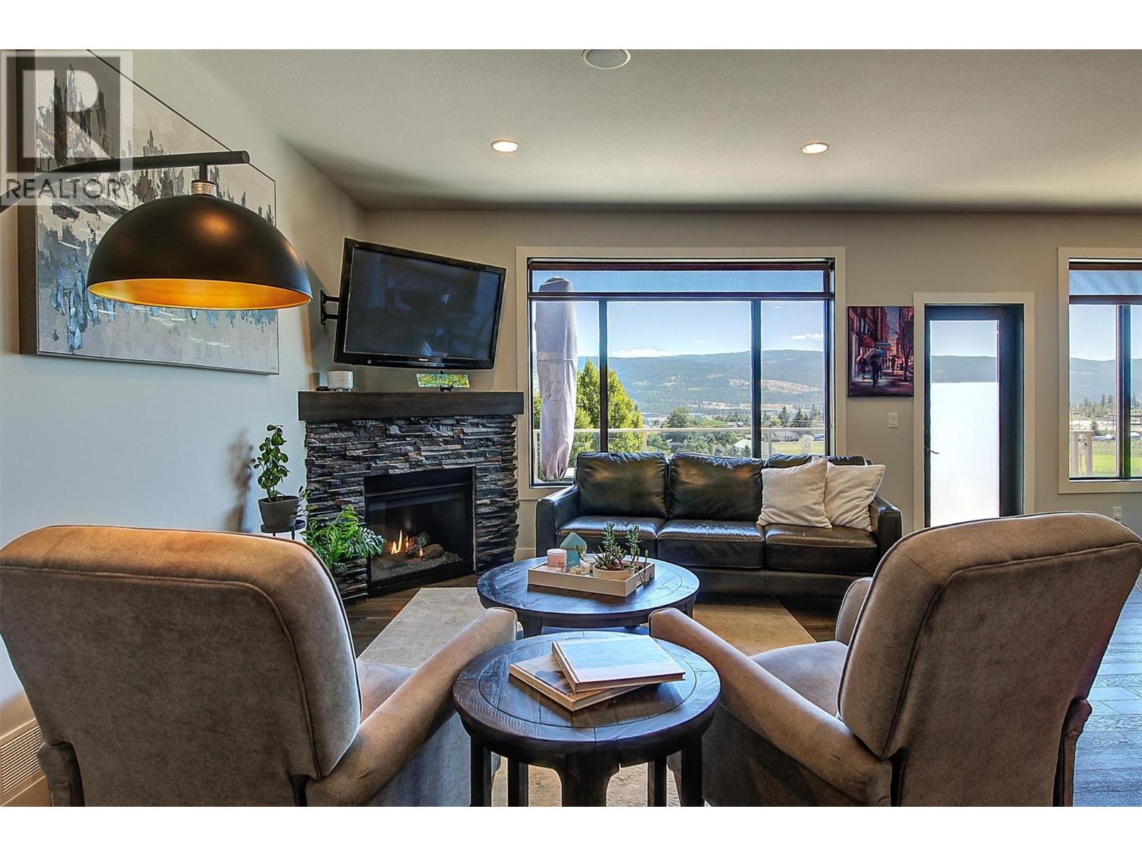 9761 Crofton Road, Lake Country, British Columbia V4V 2S1 - Photo 6 - 10374312