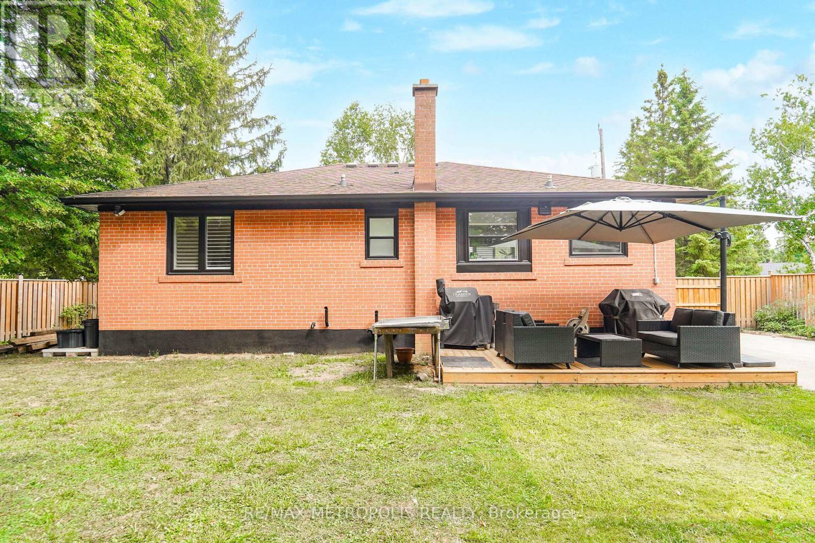 23 Hawman Avenue, King (Nobleton), Ontario  L0G 1N0 - Photo 3 - N12742264