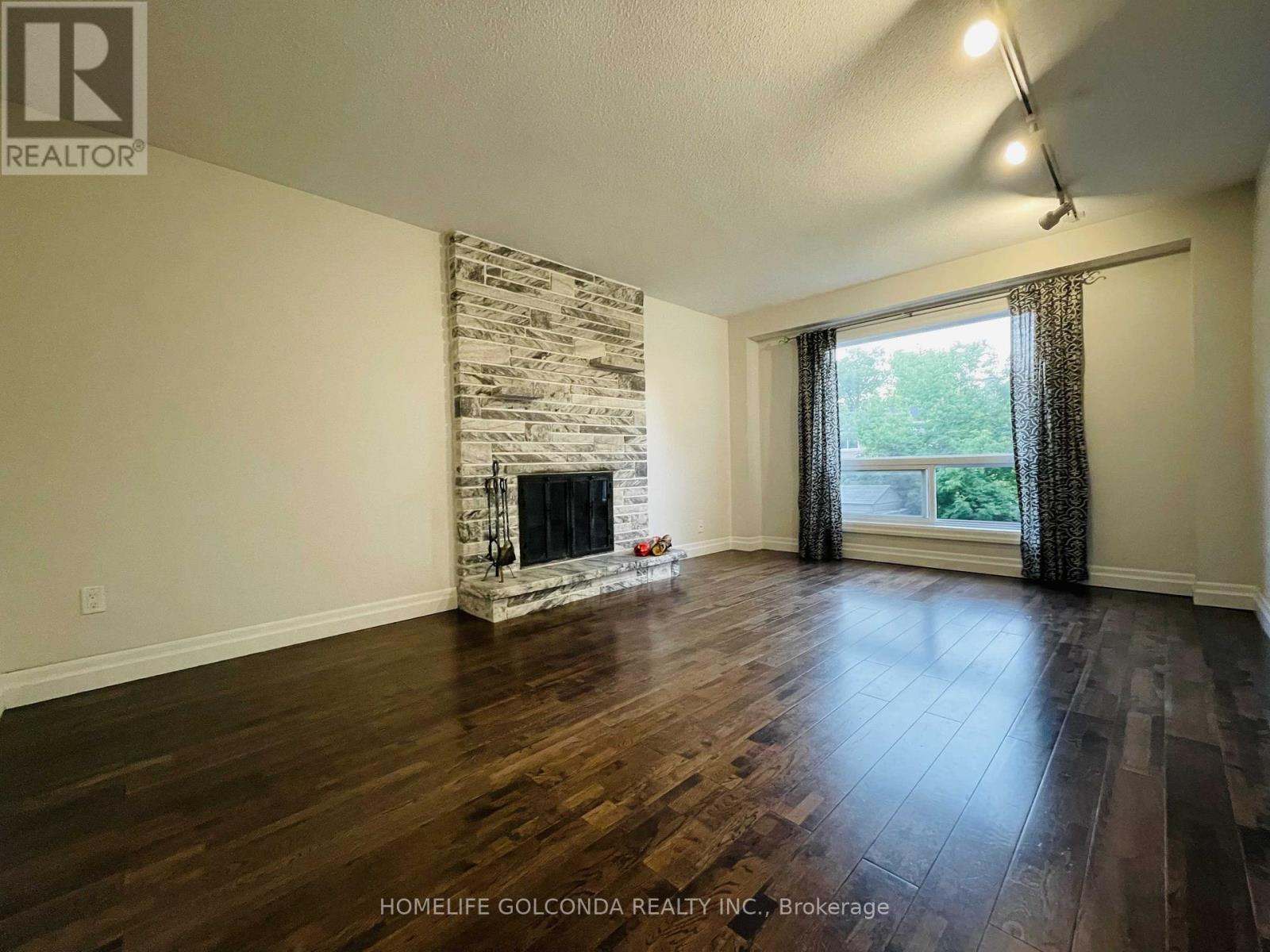 909 Ferndale Crescent, Newmarket, Ontario  L3Y 6B6 - Photo 7 - N12742296