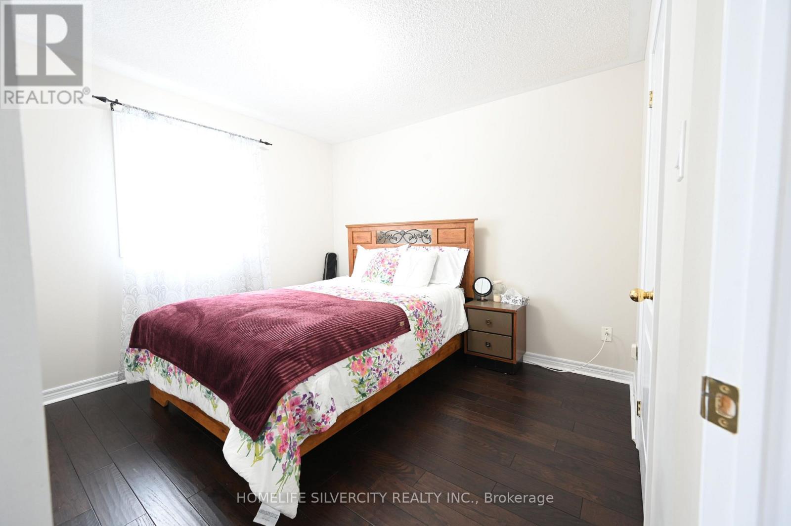 6 Truscott Avenue, Georgina, Ontario  L4P 0B3 - Photo 13 - N12742496