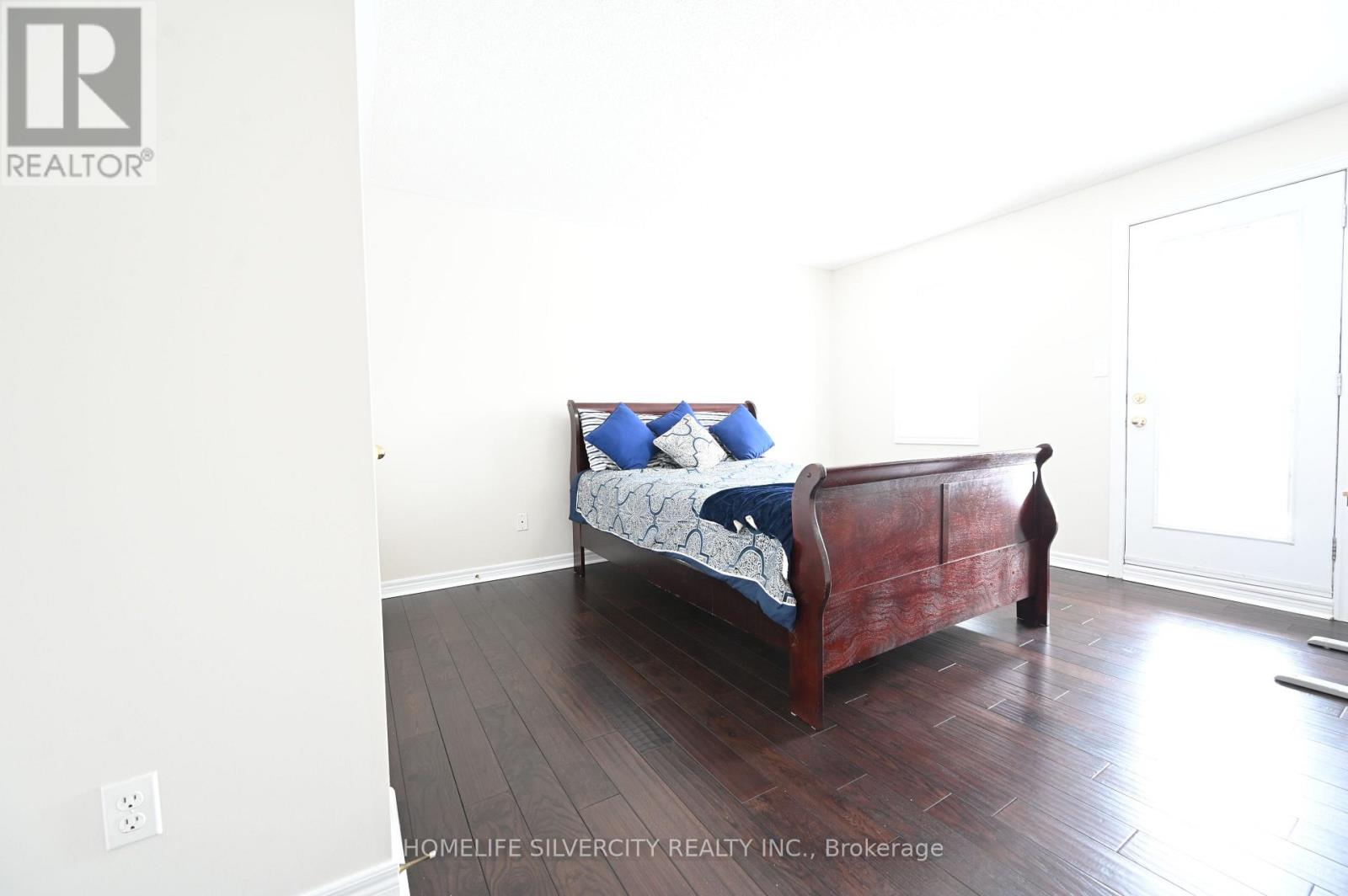 6 Truscott Avenue, Georgina, Ontario  L4P 0B3 - Photo 14 - N12742496