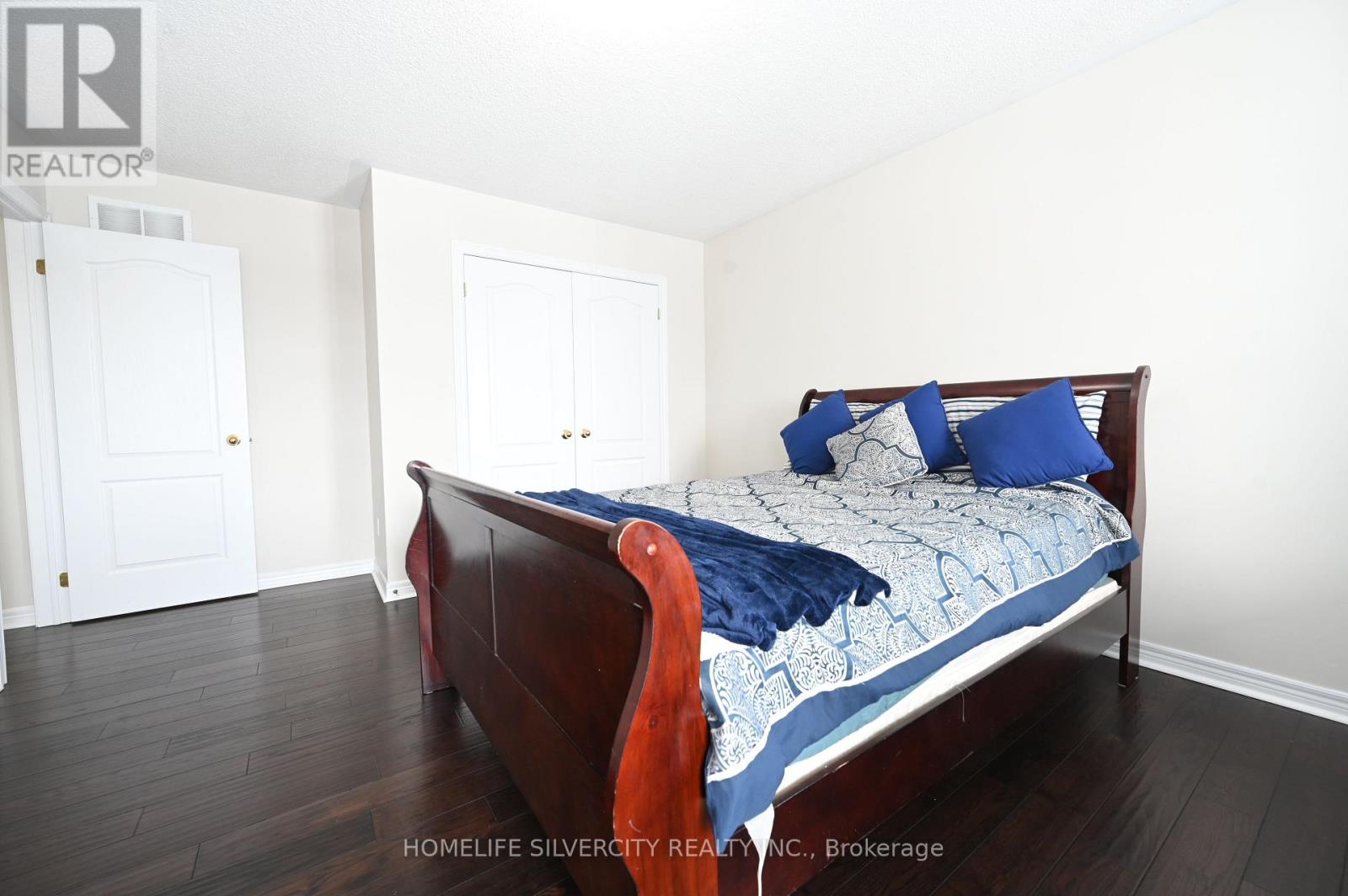 6 Truscott Avenue, Georgina, Ontario  L4P 0B3 - Photo 15 - N12742496