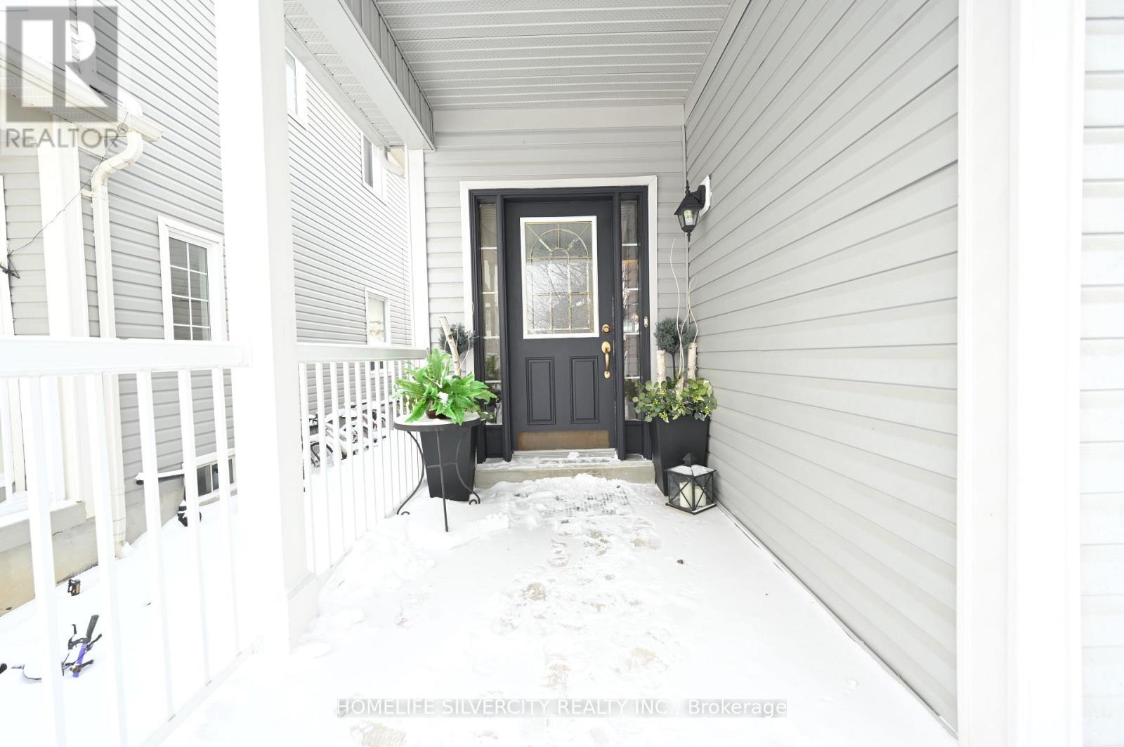 6 Truscott Avenue, Georgina, Ontario  L4P 0B3 - Photo 2 - N12742496