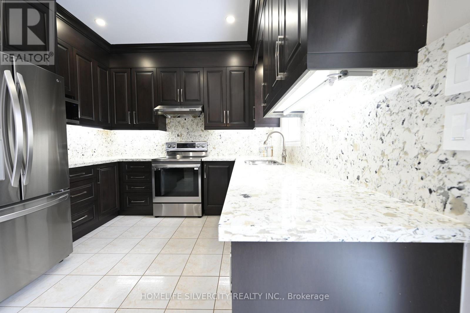 6 Truscott Avenue, Georgina, Ontario  L4P 0B3 - Photo 22 - N12742496