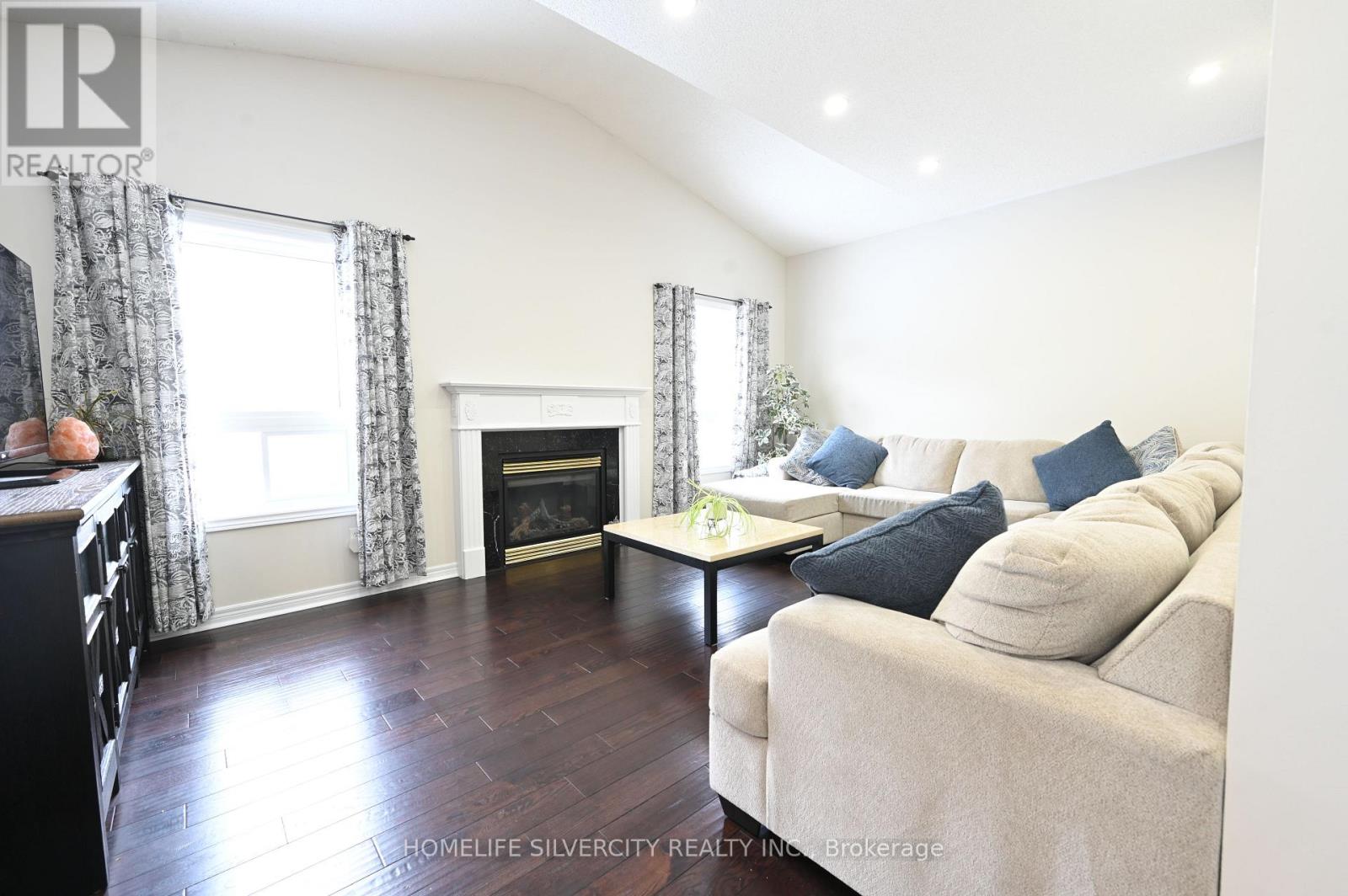 6 Truscott Avenue, Georgina, Ontario  L4P 0B3 - Photo 24 - N12742496