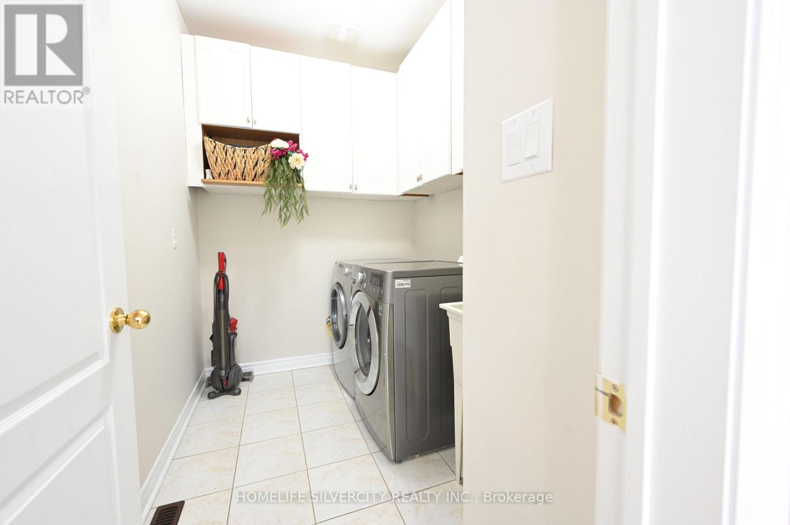 6 Truscott Avenue, Georgina, Ontario  L4P 0B3 - Photo 25 - N12742496