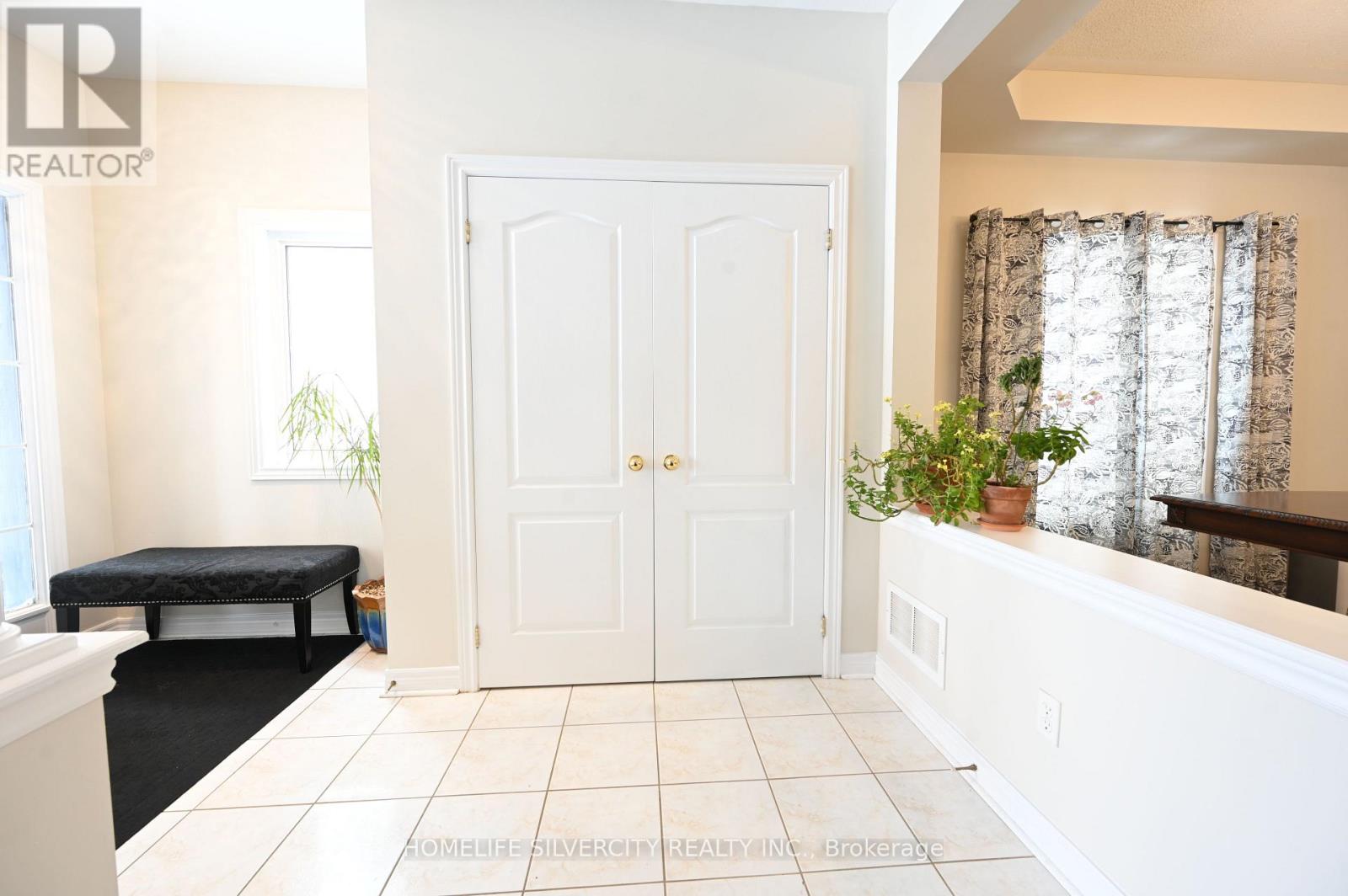 6 Truscott Avenue, Georgina, Ontario  L4P 0B3 - Photo 26 - N12742496