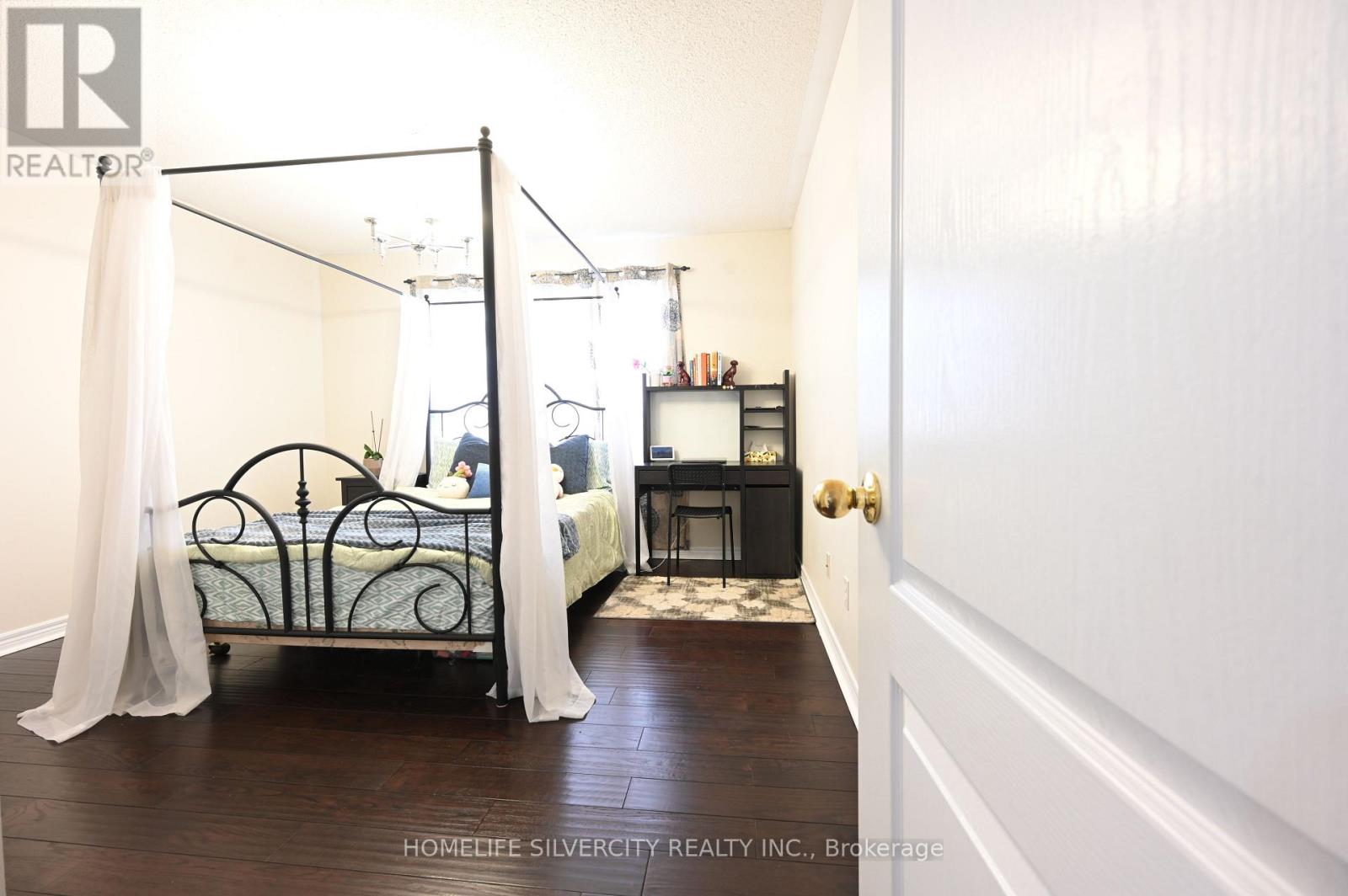 6 Truscott Avenue, Georgina, Ontario  L4P 0B3 - Photo 28 - N12742496