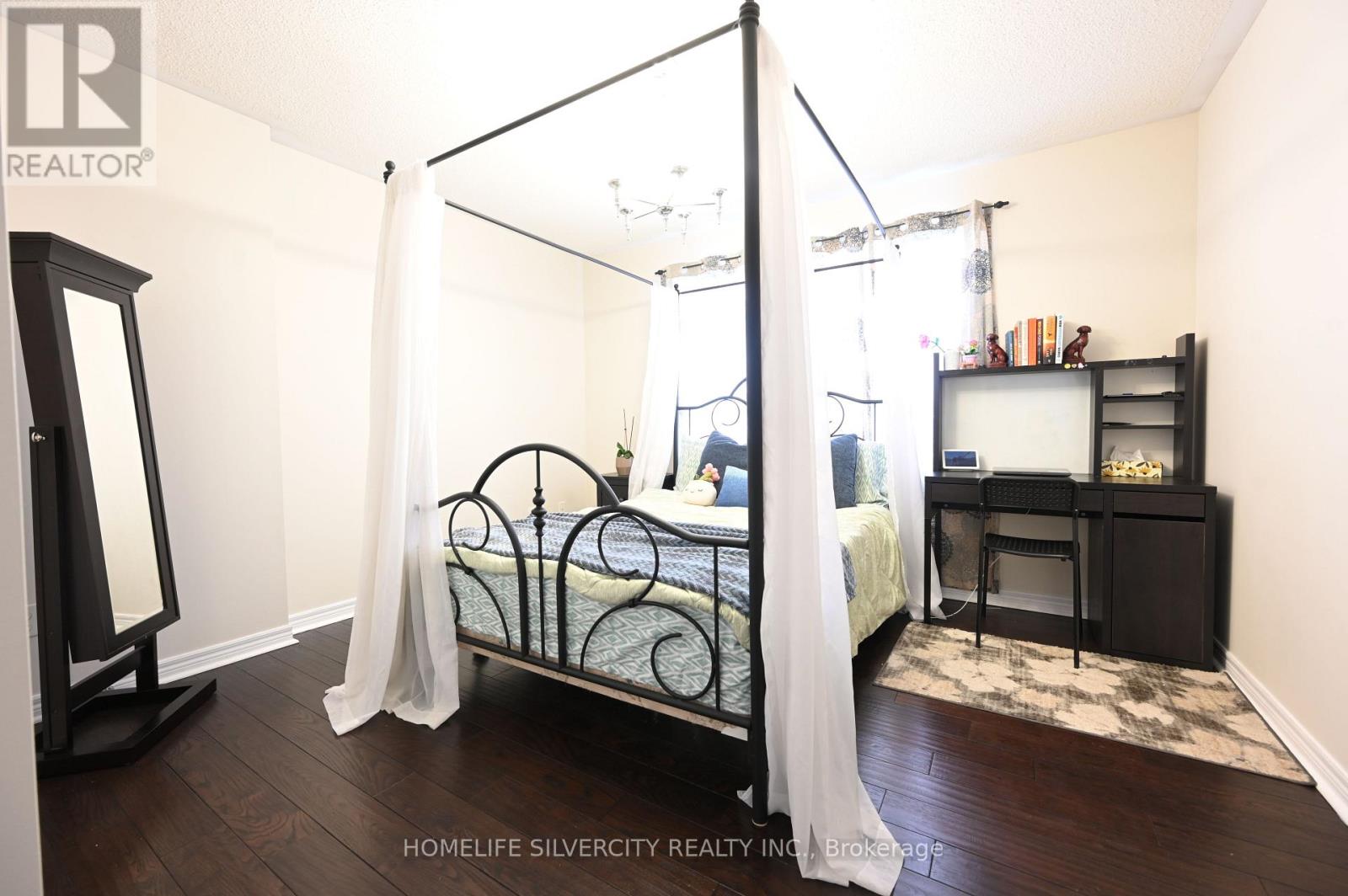 6 Truscott Avenue, Georgina, Ontario  L4P 0B3 - Photo 29 - N12742496