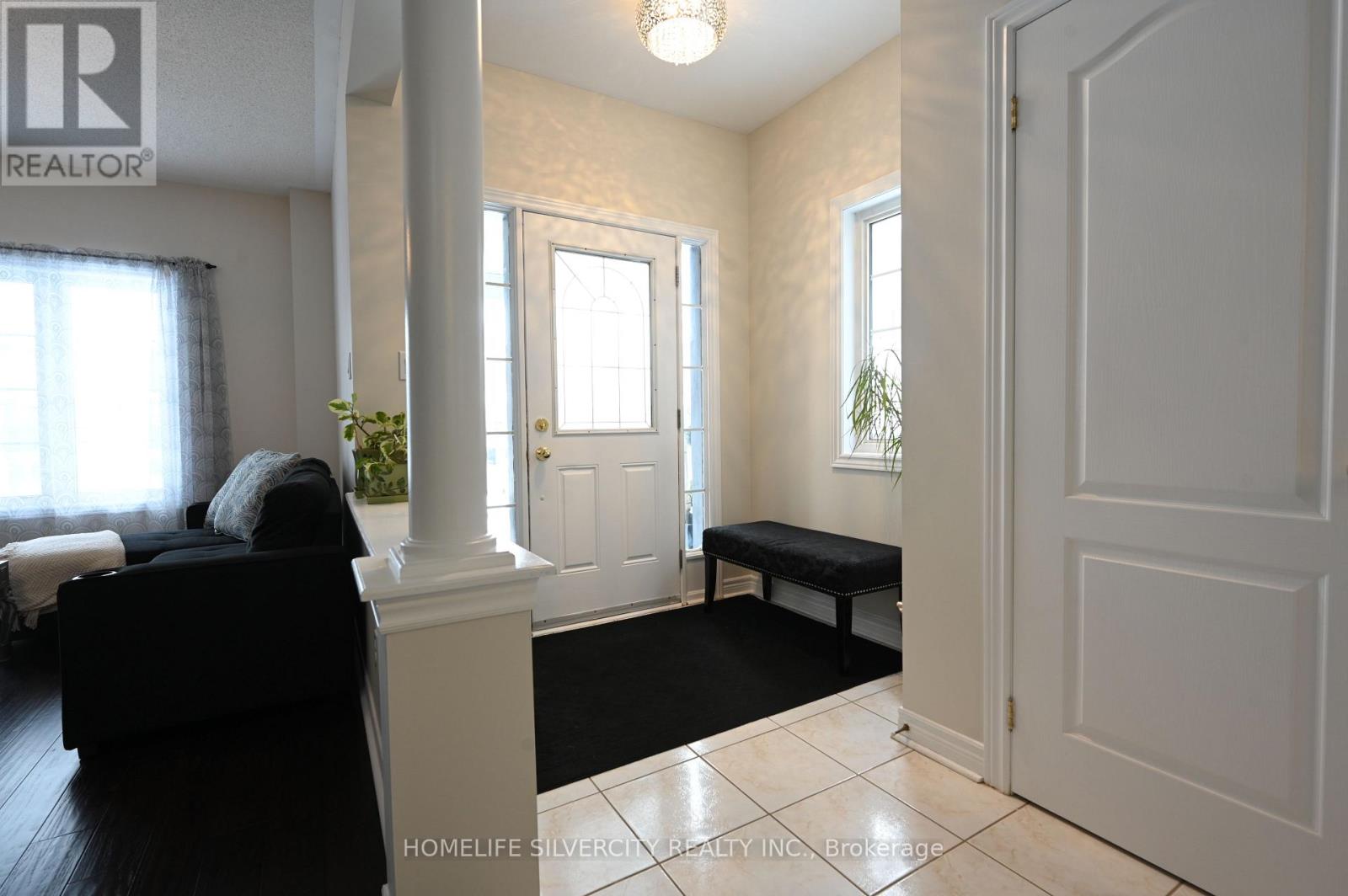 6 Truscott Avenue, Georgina, Ontario  L4P 0B3 - Photo 6 - N12742496