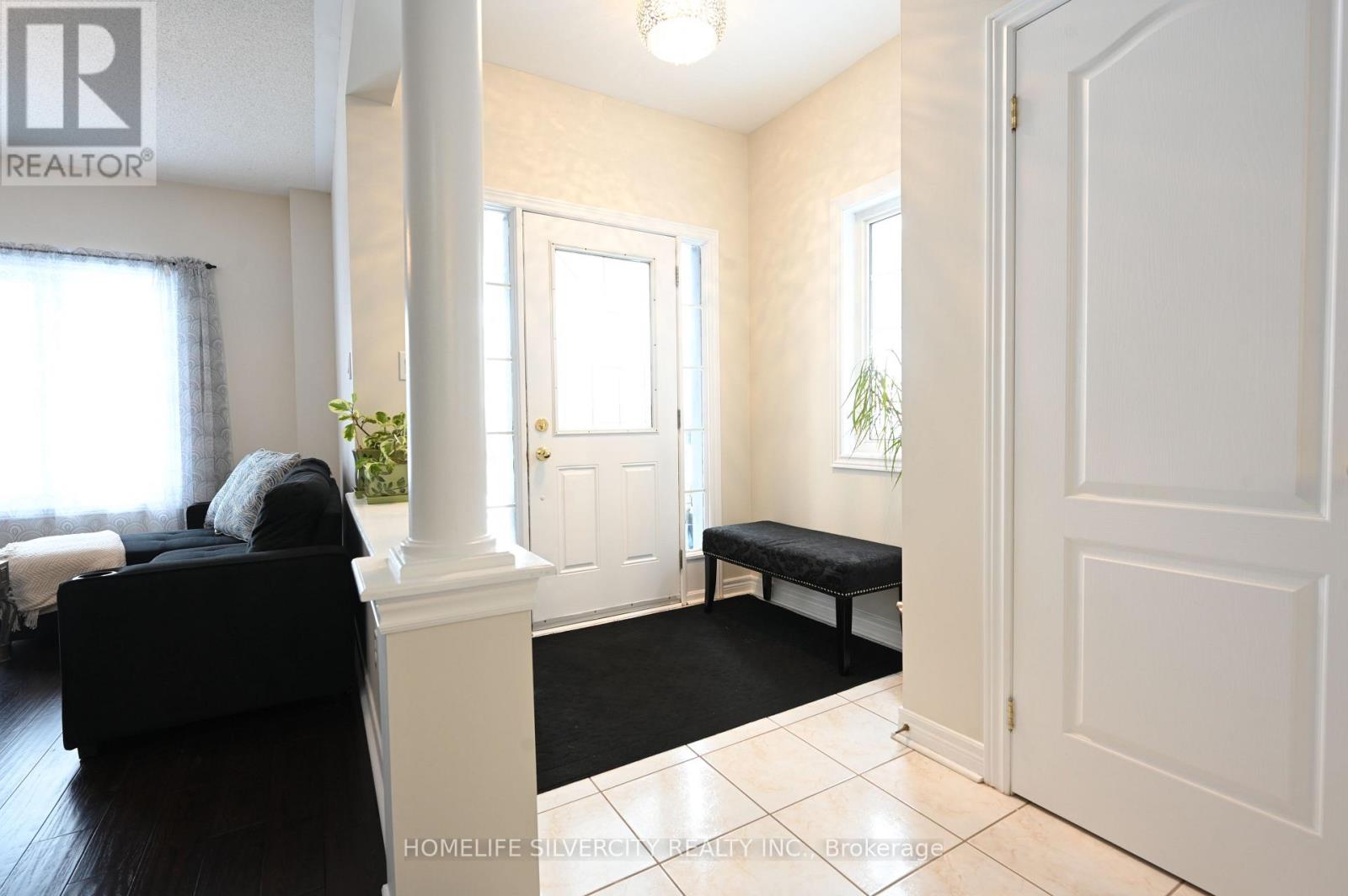 6 Truscott Avenue, Georgina, Ontario  L4P 0B3 - Photo 7 - N12742496