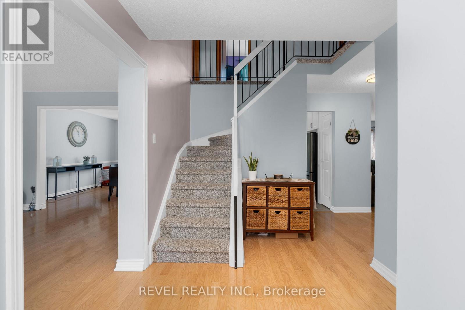 70 Lillian Crescent, Barrie, Ontario  L4N 5H7 - Photo 2 - S12742260