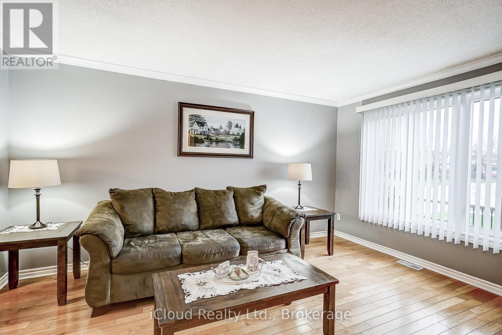 9 Timothy Lane S, Barrie, Ontario  L4N 0Z7 - Photo 5 - S12742436