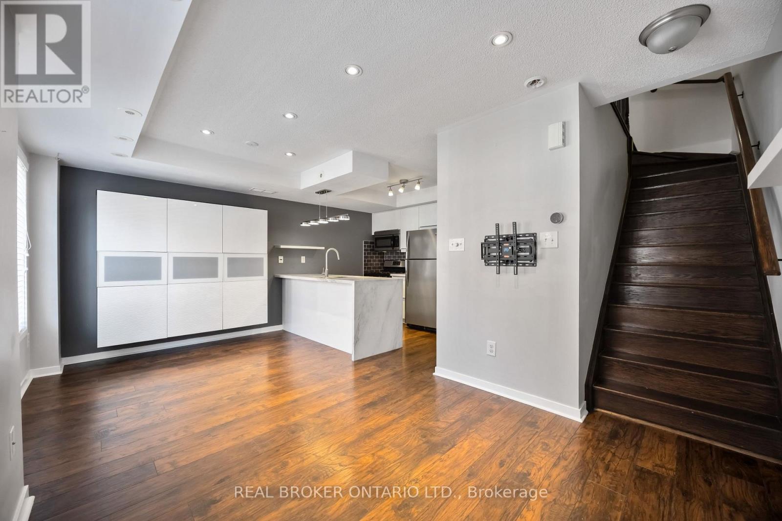 6 - 23 Frances Loring Lane, Toronto, Ontario  M4M 3E8 - Photo 9 - E12741854