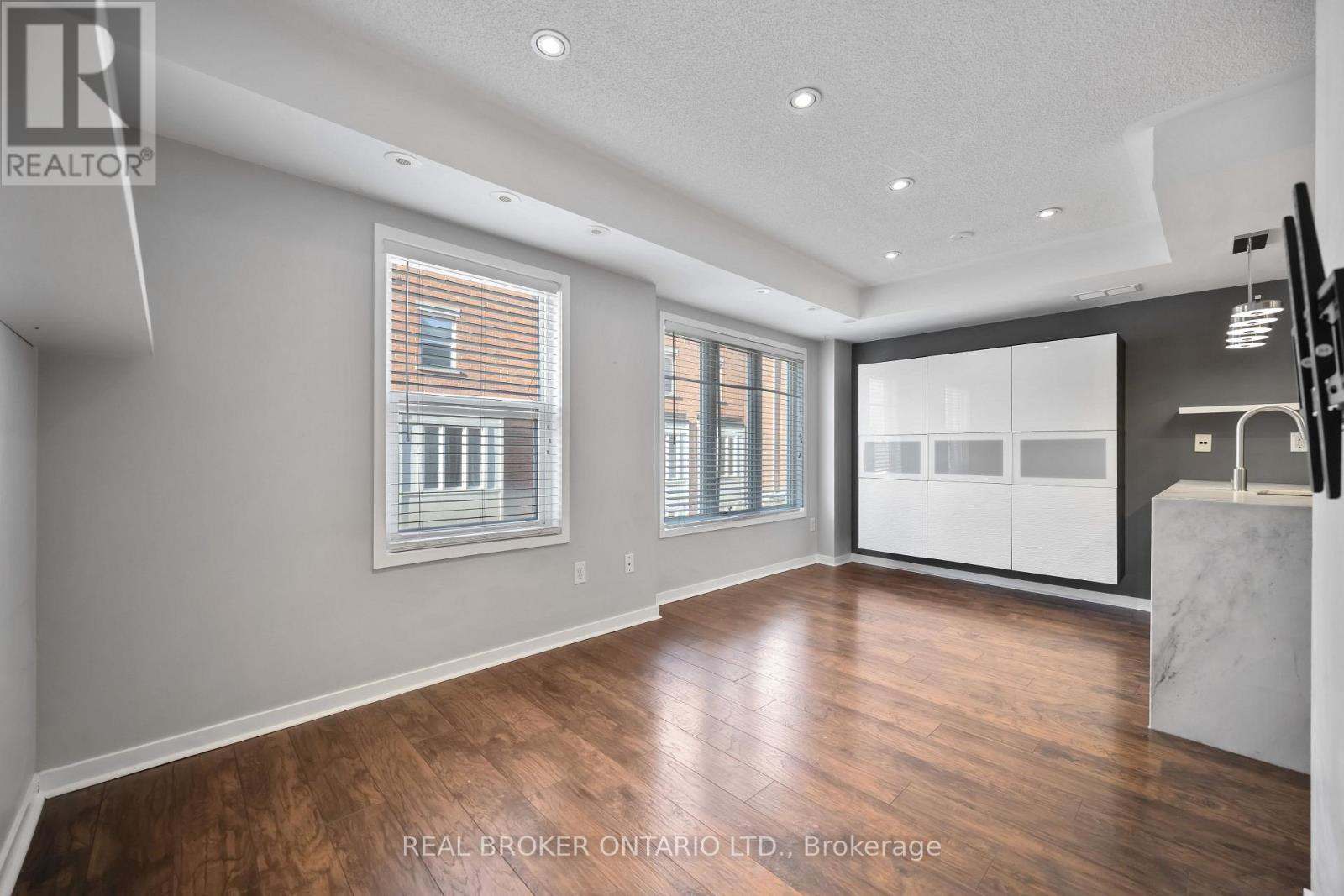 6 - 23 Frances Loring Lane, Toronto, Ontario  M4M 3E8 - Photo 3 - E12741854