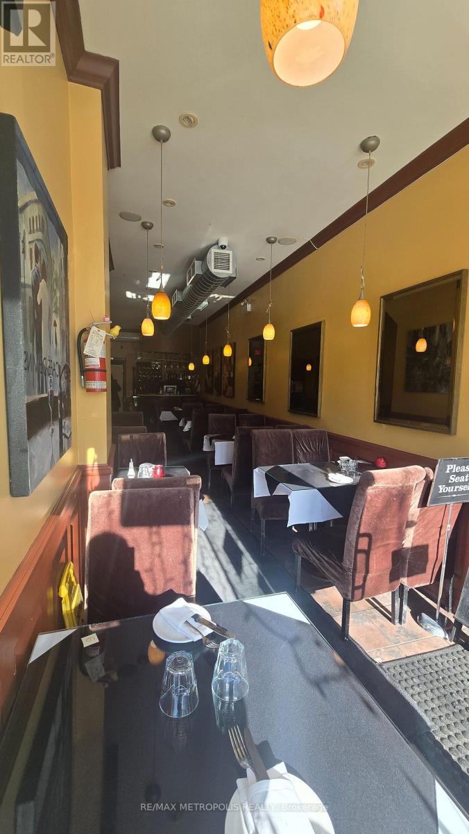 2372 Bloor Street W, Toronto, Ontario  M6S 1P5 - Photo 10 - W12742308