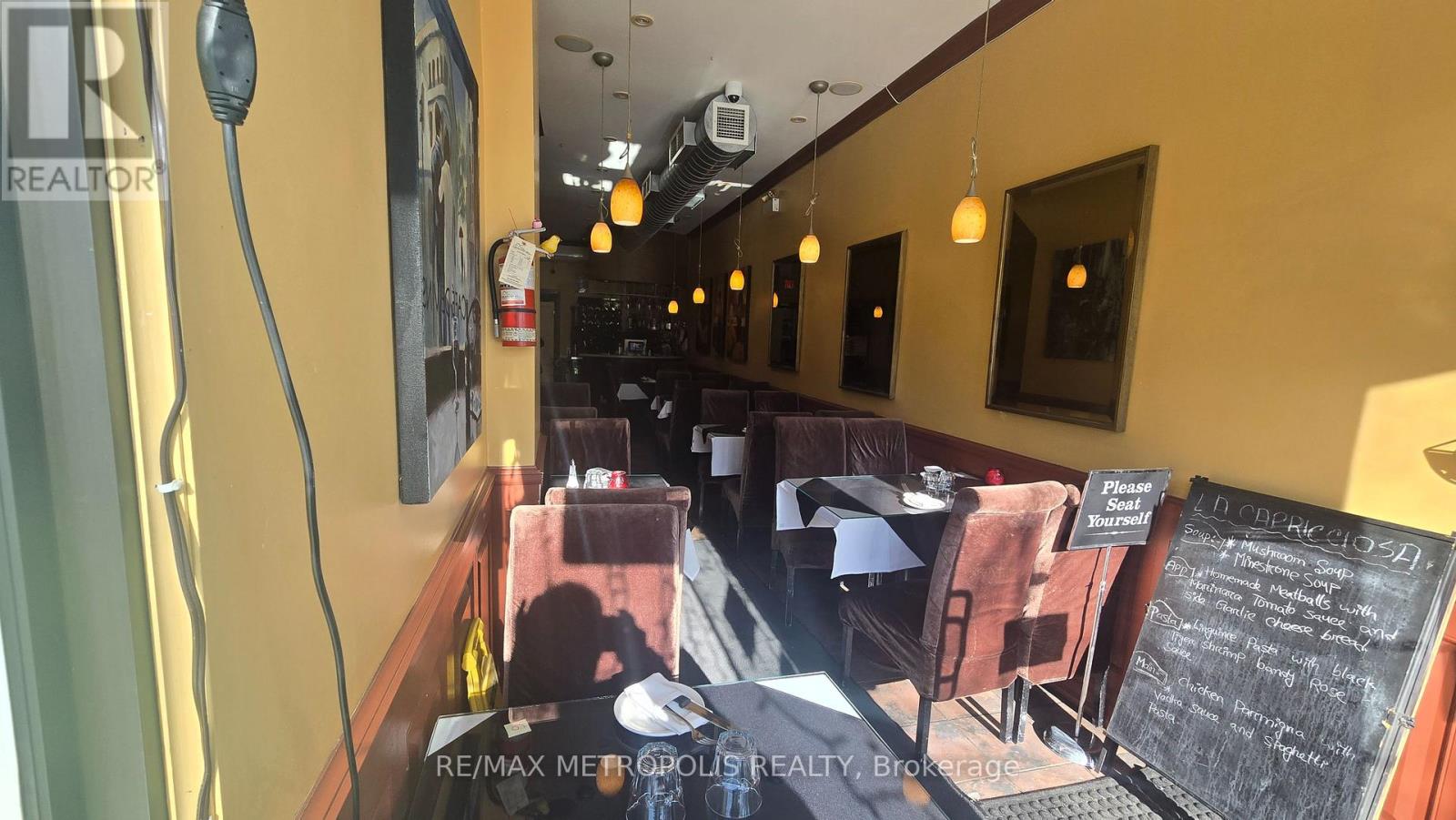 2372 Bloor Street W, Toronto, Ontario  M6S 1P5 - Photo 13 - W12742308