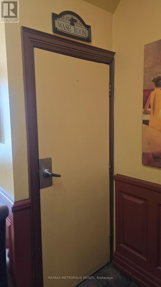 2372 Bloor Street W, Toronto, Ontario  M6S 1P5 - Photo 15 - W12742308