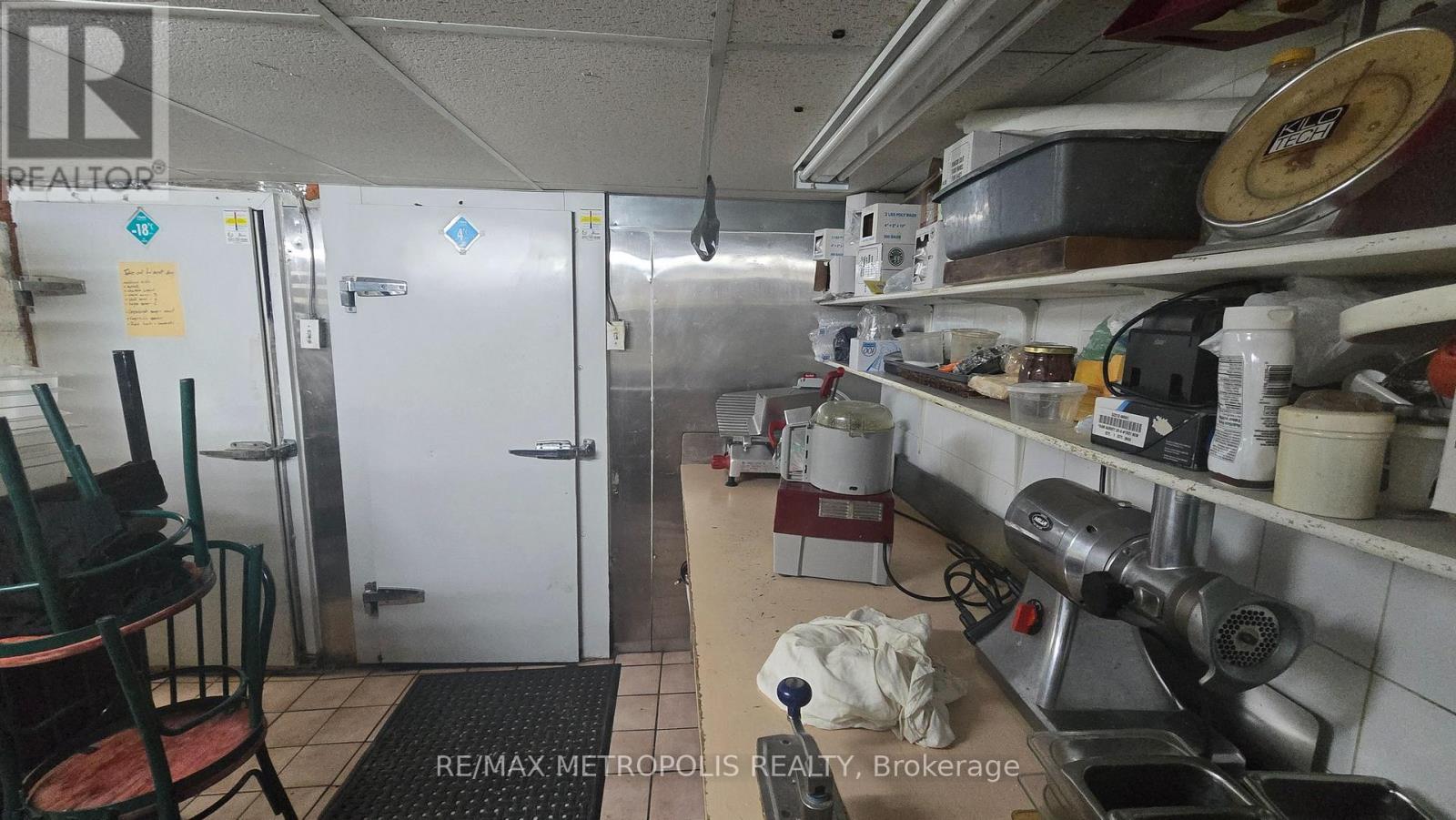 2372 Bloor Street W, Toronto, Ontario  M6S 1P5 - Photo 26 - W12742308