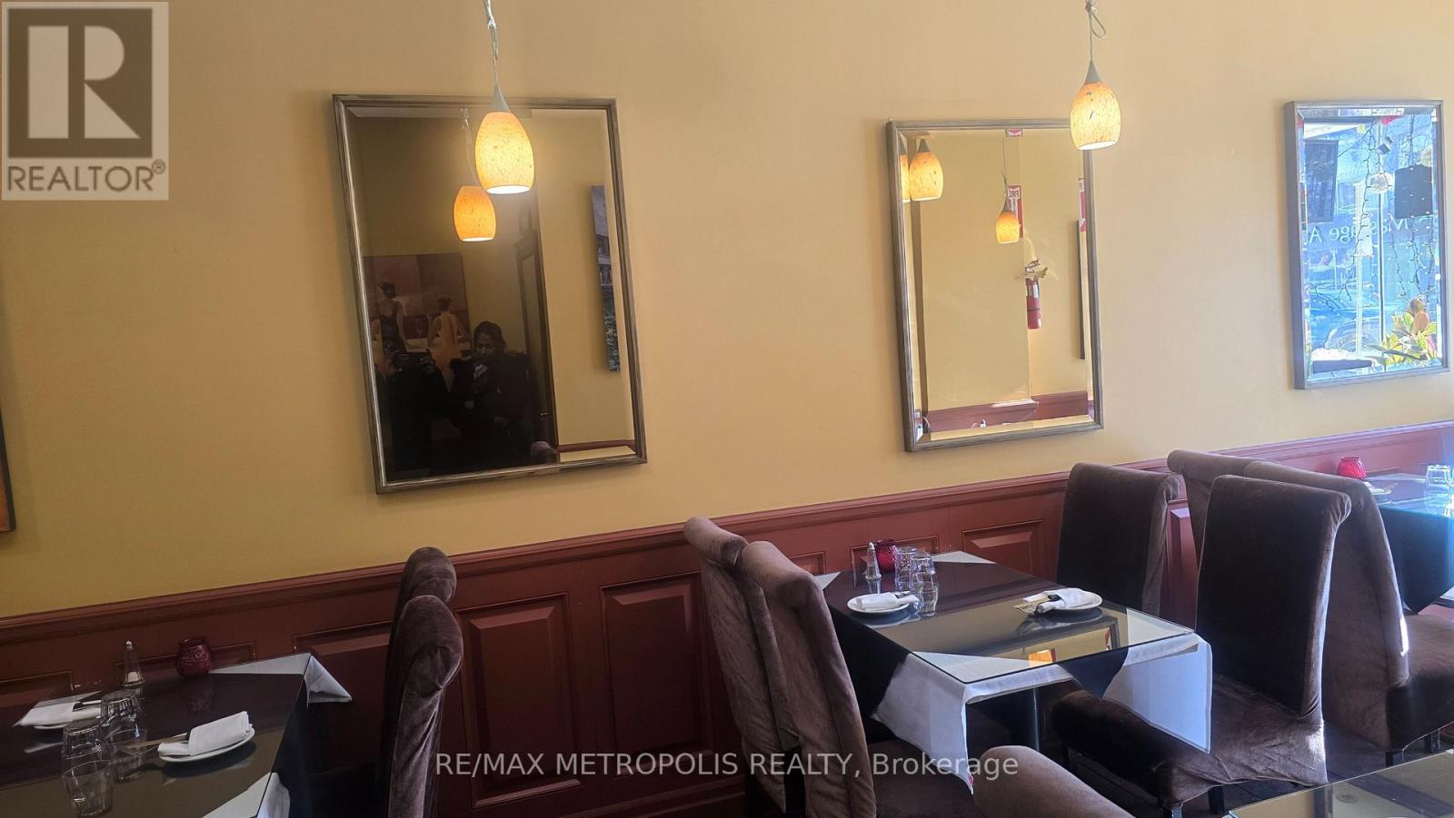 2372 Bloor Street W, Toronto, Ontario  M6S 1P5 - Photo 5 - W12742308