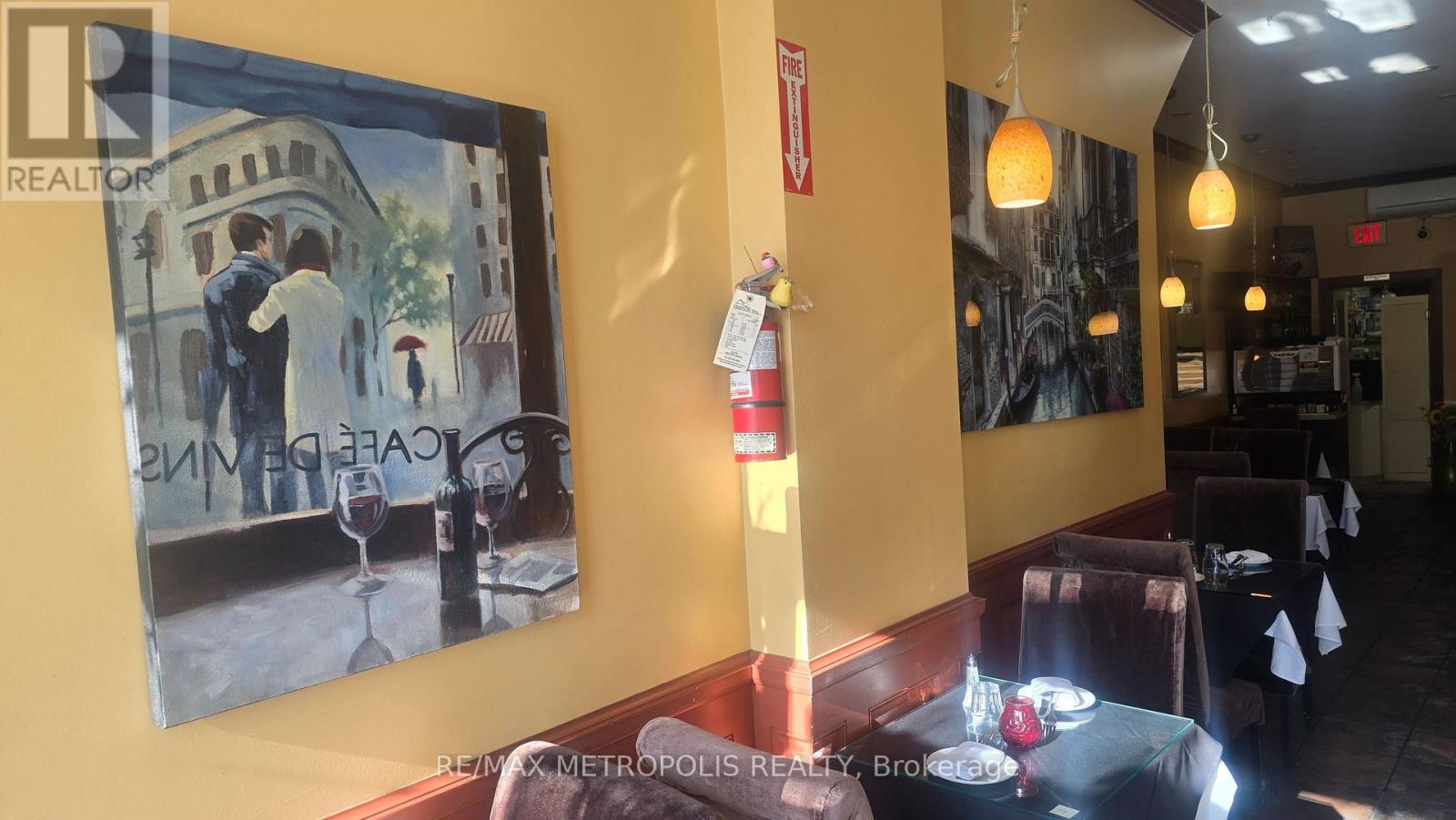 2372 Bloor Street W, Toronto, Ontario  M6S 1P5 - Photo 9 - W12742308