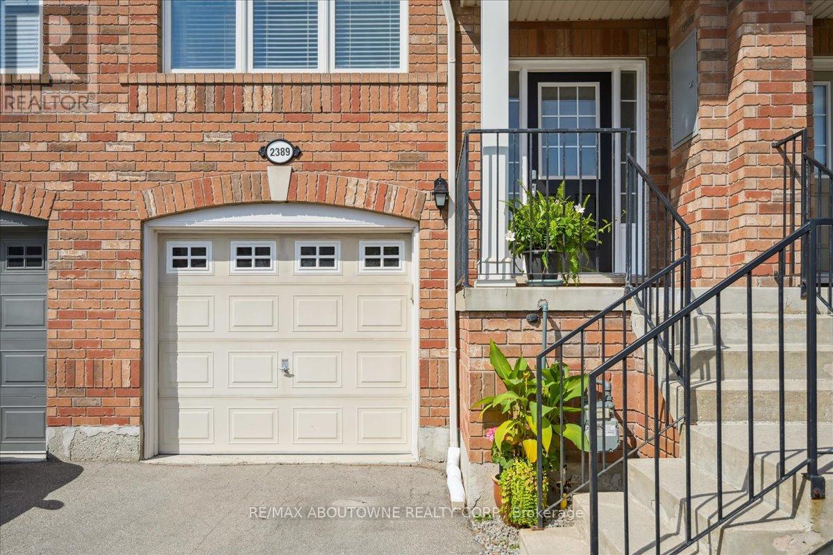 2389 Coho Way, Oakville, Ontario  L6M 0G6 - Photo 3 - W12742310