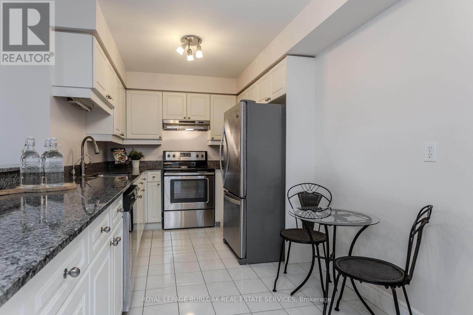 511 - 1276 Maple Crossing Boulevard, Burlington, Ontario  L7S 2J9 - Photo 9 - W12742340