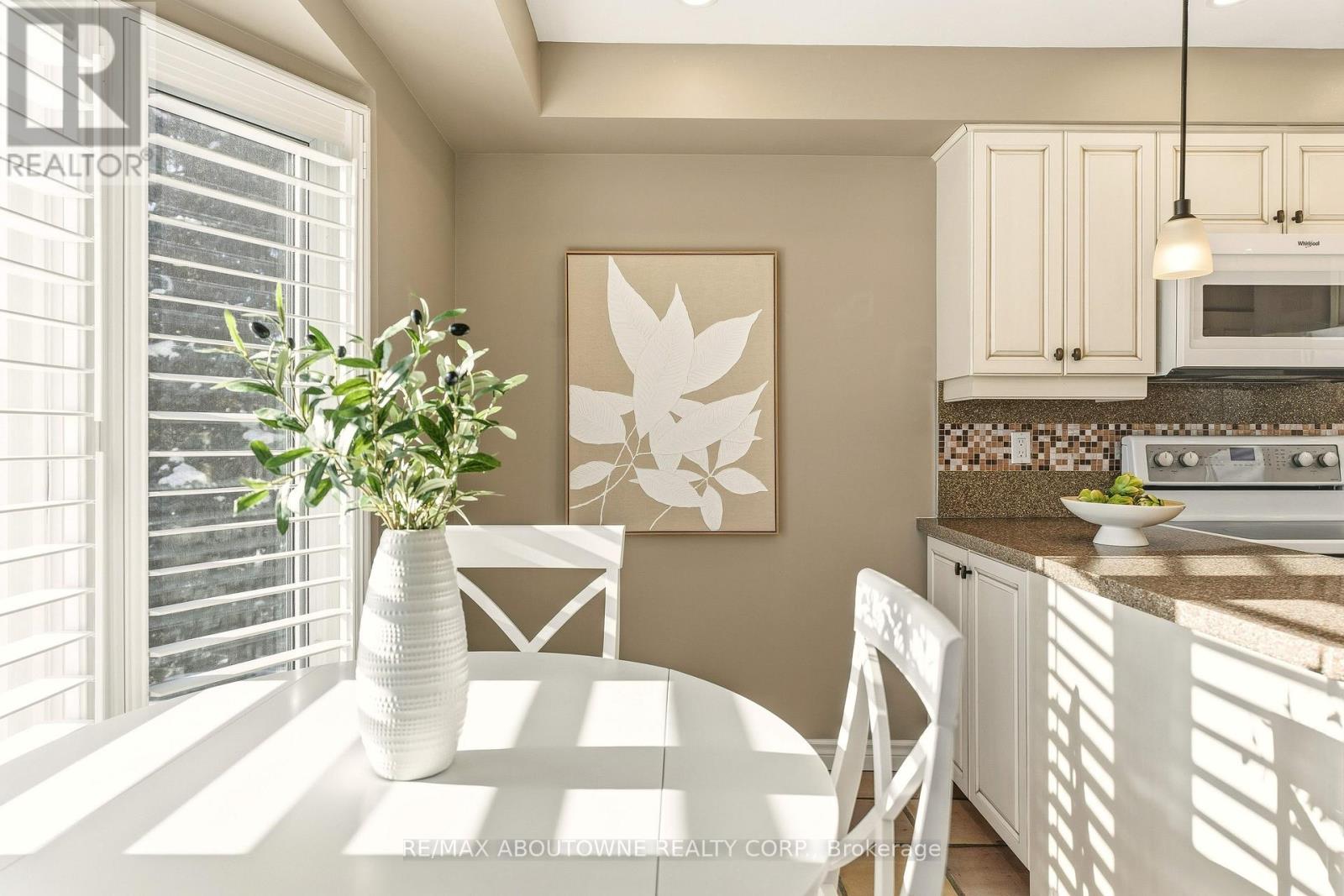 1489 Litchfield Road, Oakville, Ontario  L6H 5P4 - Photo 14 - W12742346