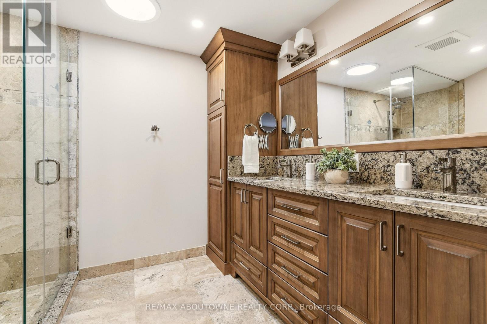 1489 Litchfield Road, Oakville, Ontario  L6H 5P4 - Photo 25 - W12742346