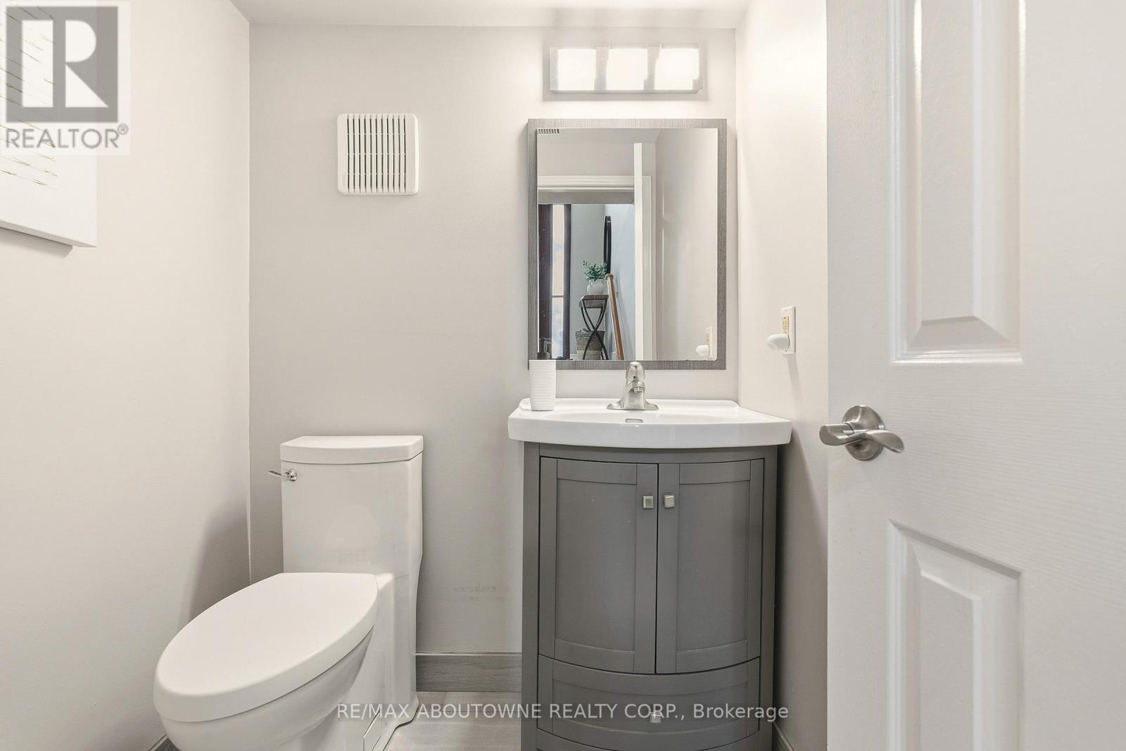 1489 Litchfield Road, Oakville, Ontario  L6H 5P4 - Photo 28 - W12742346