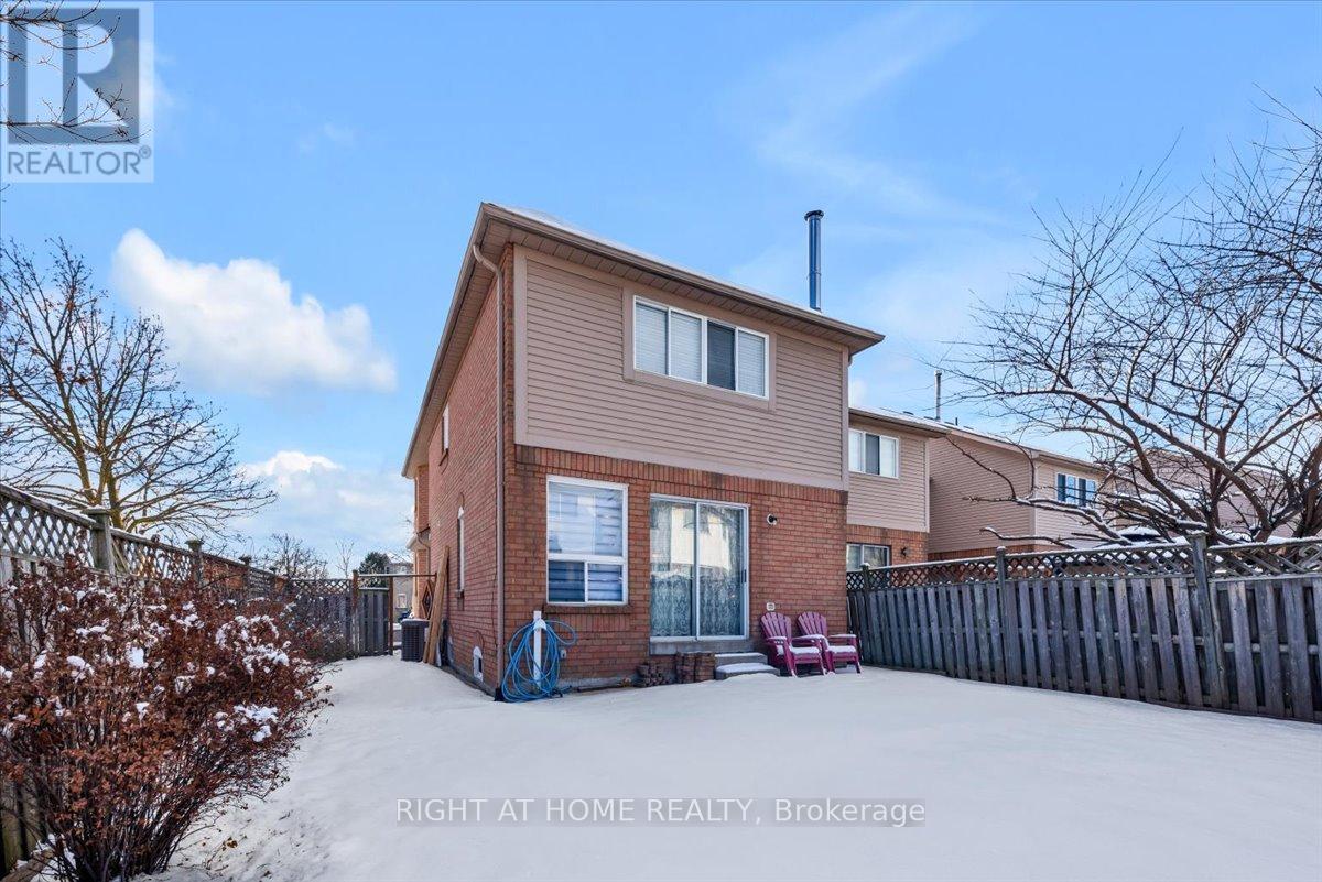 2 Wooliston Crescent, Brampton, Ontario  L6Y 4J3 - Photo 3 - W12742358
