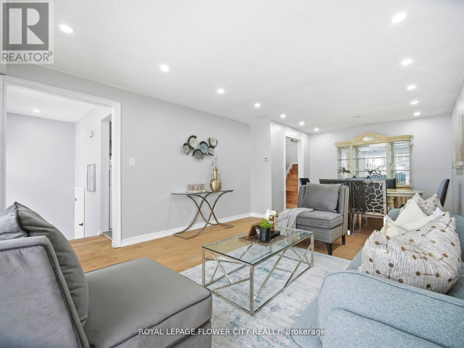 25 Abell Drive, Brampton, Ontario  L6V 2W1 - Photo 8 - W12742366