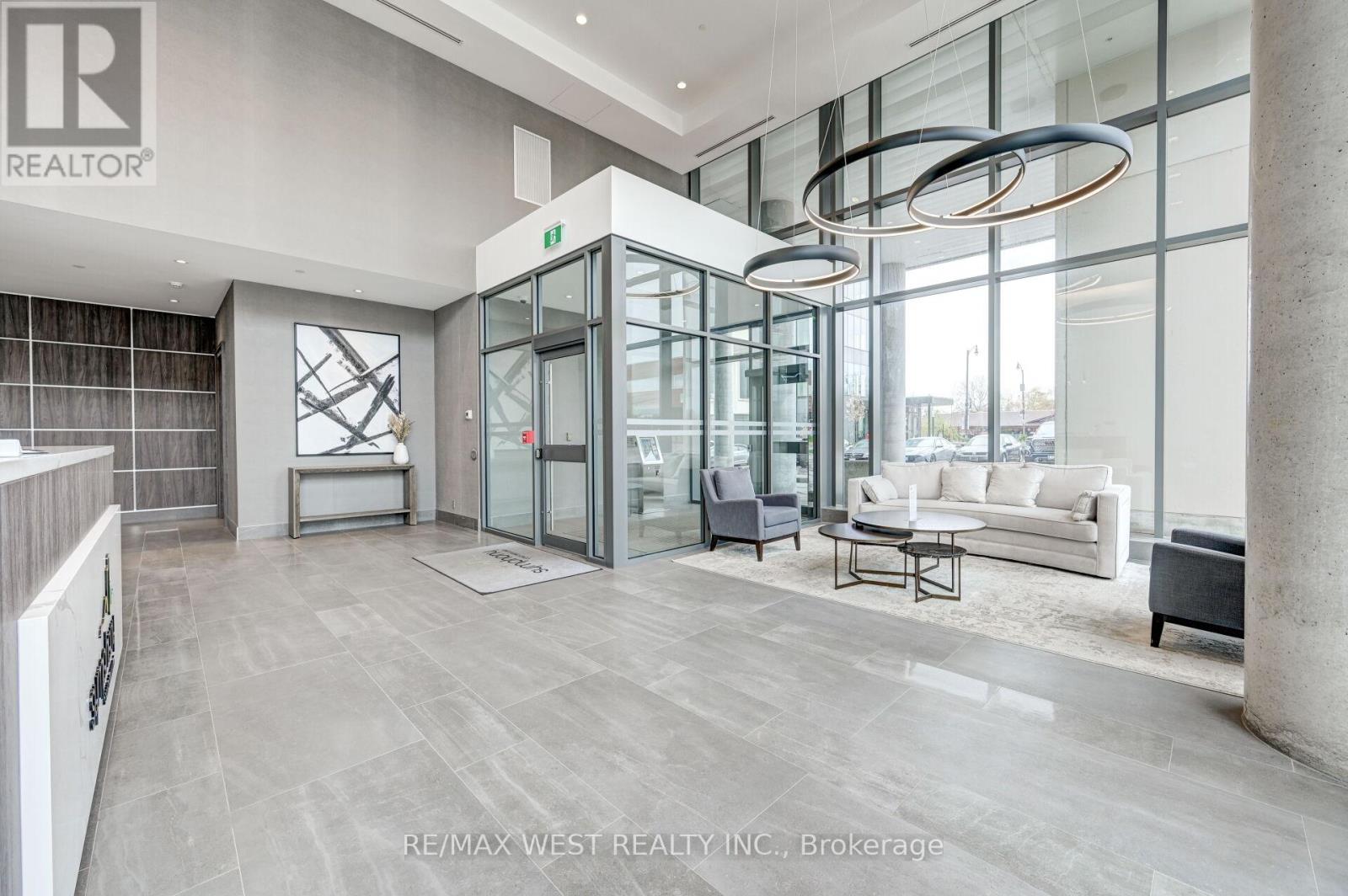 708 - 15 Lynch Street, Brampton, Ontario  L6W 0C7 - Photo 2 - W12742380