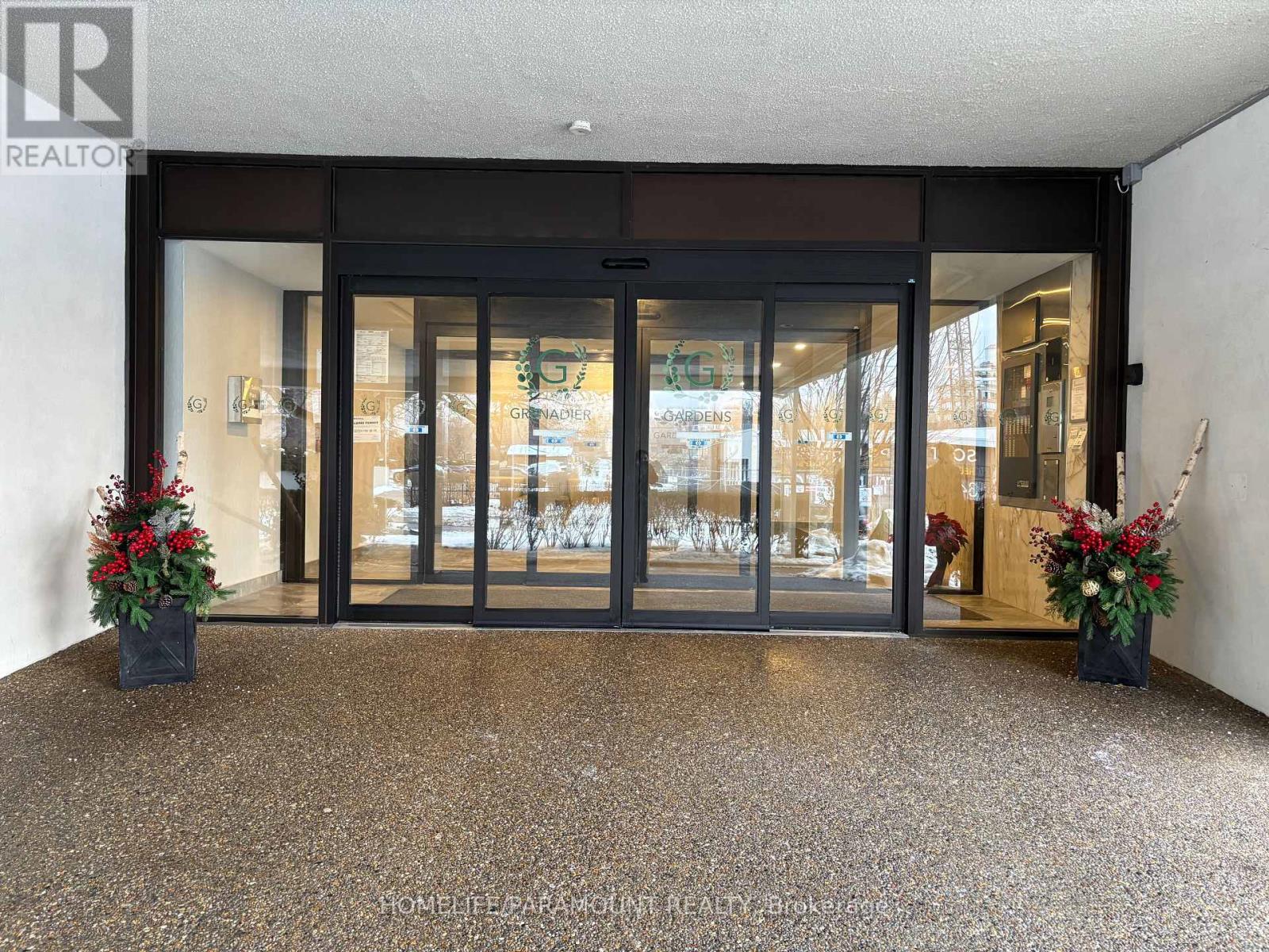 1611 - 45 Southport Street, Toronto, Ontario  M6S 3N5 - Photo 3 - W12742424