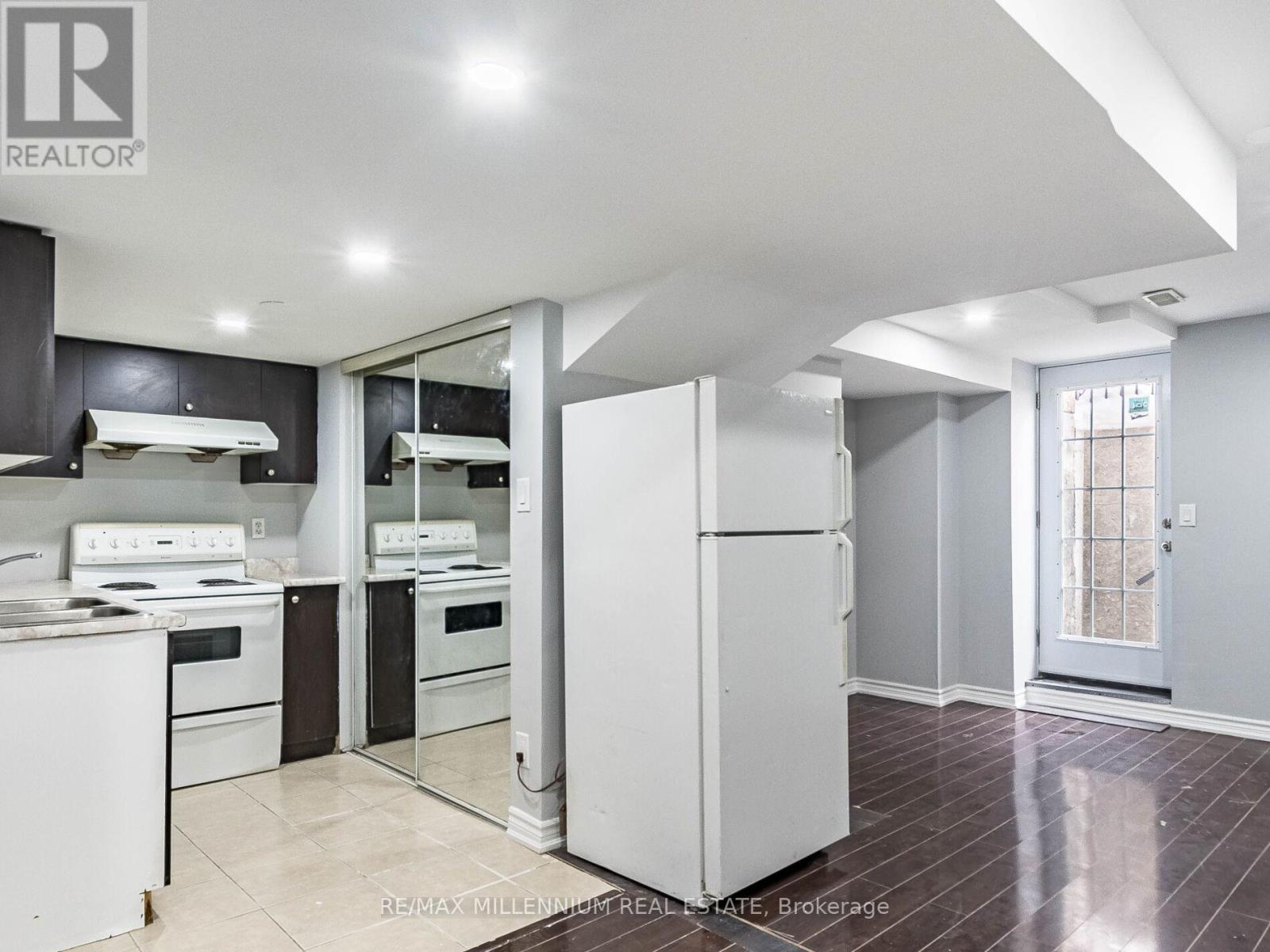 9 Revelstoke Place, Brampton, Ontario  L6R 3G3 - Photo 42 - W12742438