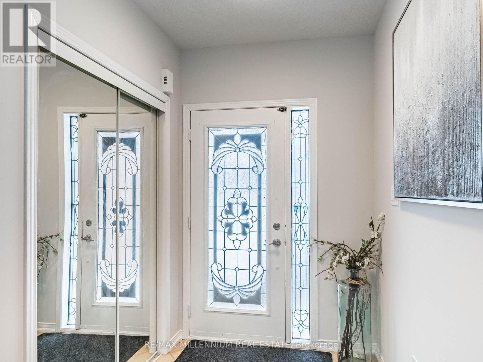 9 Revelstoke Place, Brampton, Ontario  L6R 3G3 - Photo 6 - W12742438