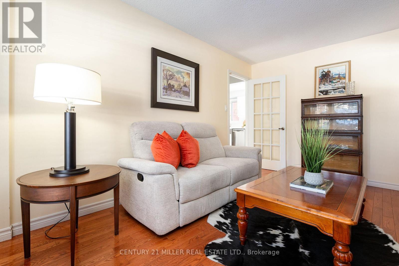 1404 Kimberley Drive, Oakville, Ontario  L6H 2W6 - Photo 12 - W12742444