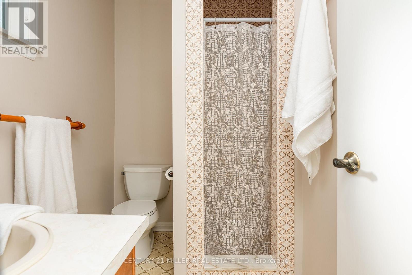 1404 Kimberley Drive, Oakville, Ontario  L6H 2W6 - Photo 16 - W12742444