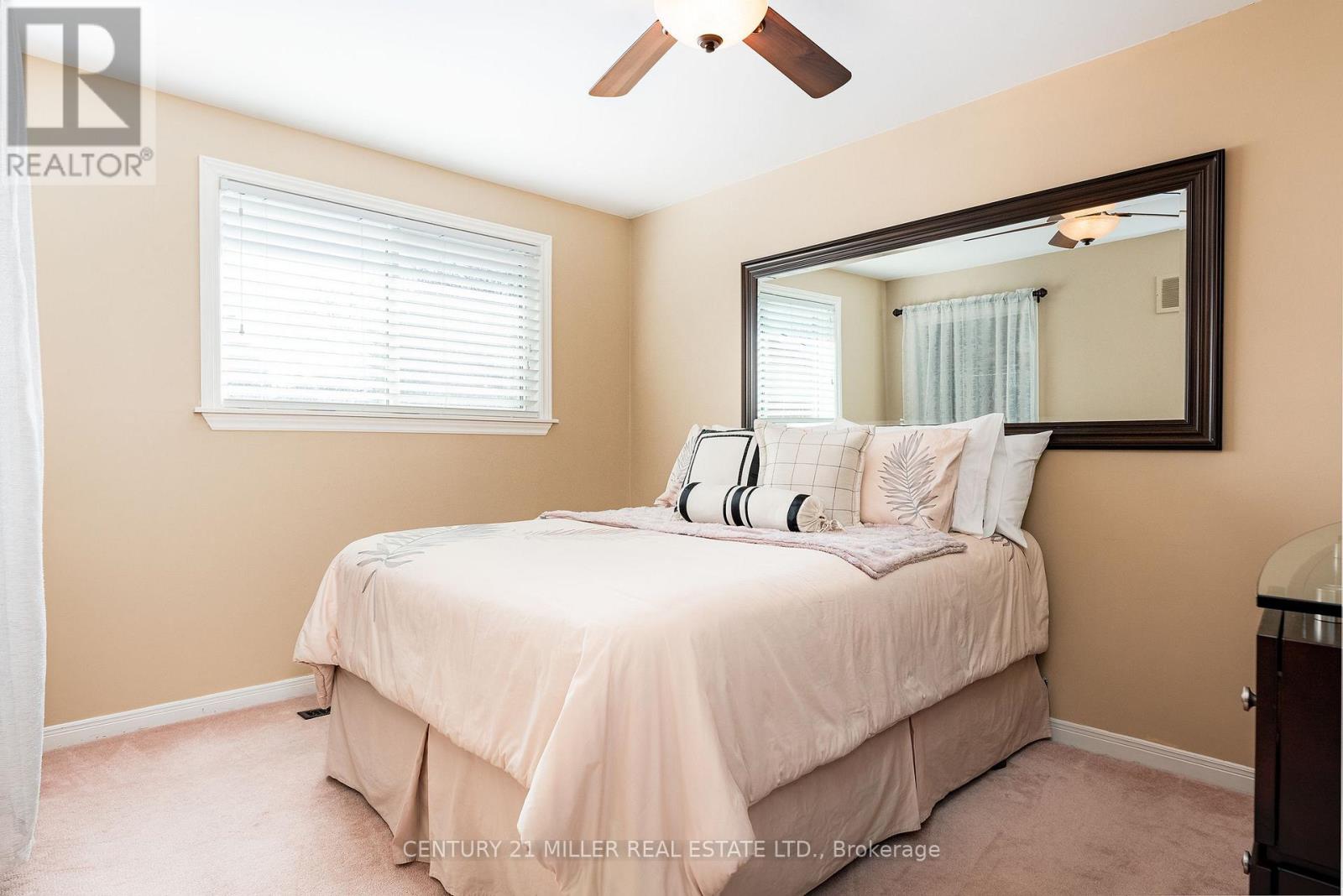 1404 Kimberley Drive, Oakville, Ontario  L6H 2W6 - Photo 17 - W12742444