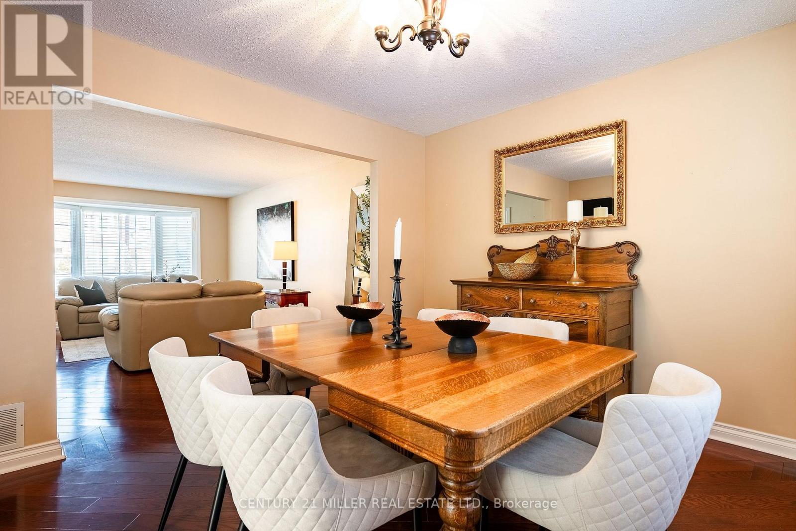 1404 Kimberley Drive, Oakville, Ontario  L6H 2W6 - Photo 7 - W12742444