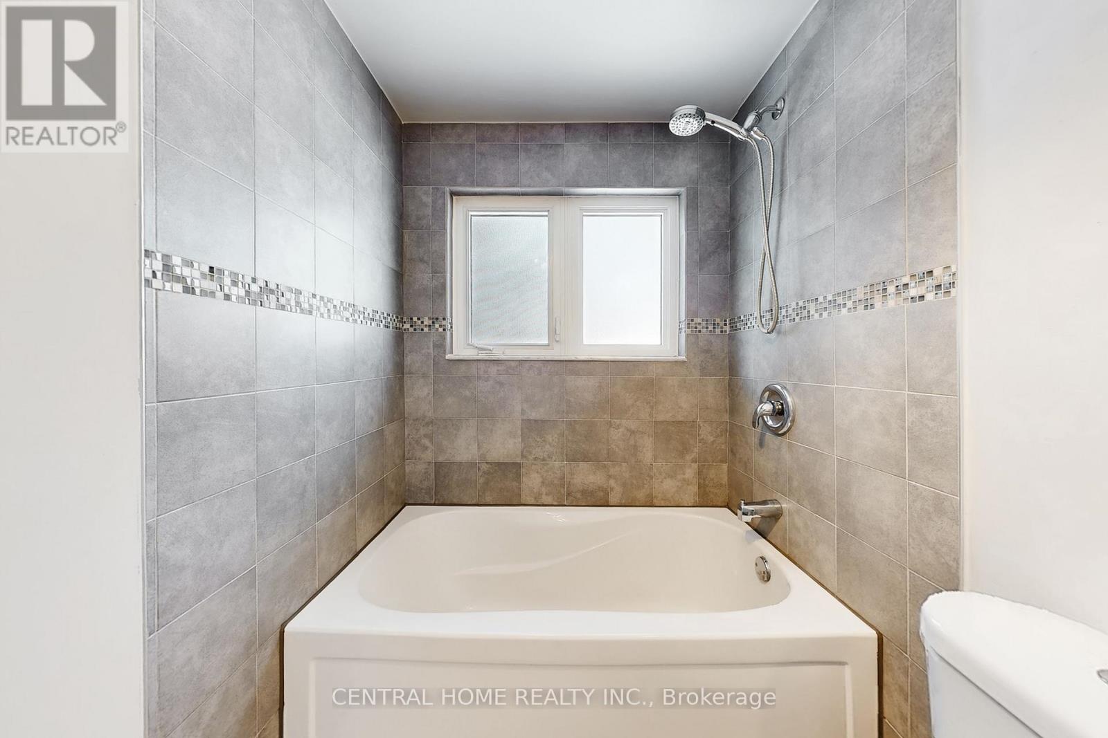 30 Moffat Crescent E, Aurora, Ontario  L4G 4Z8 - Photo 37 - N12659972